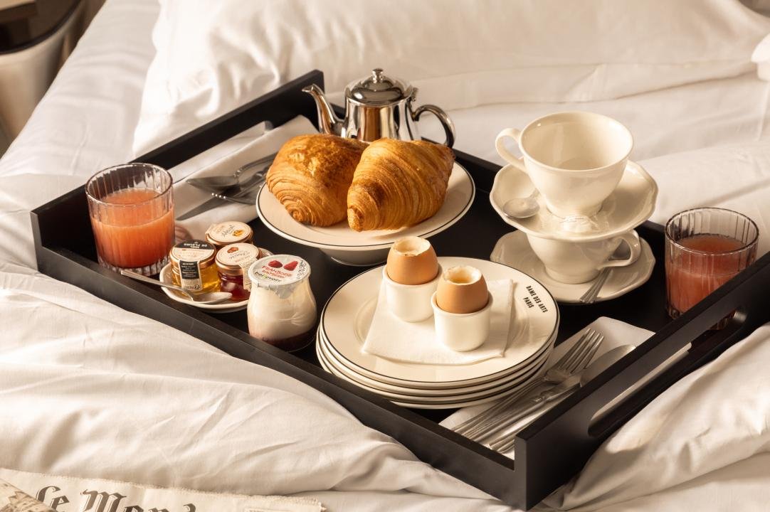 hotel-dame-des-arts-breakfast-173708-1082-720-crop.jpg