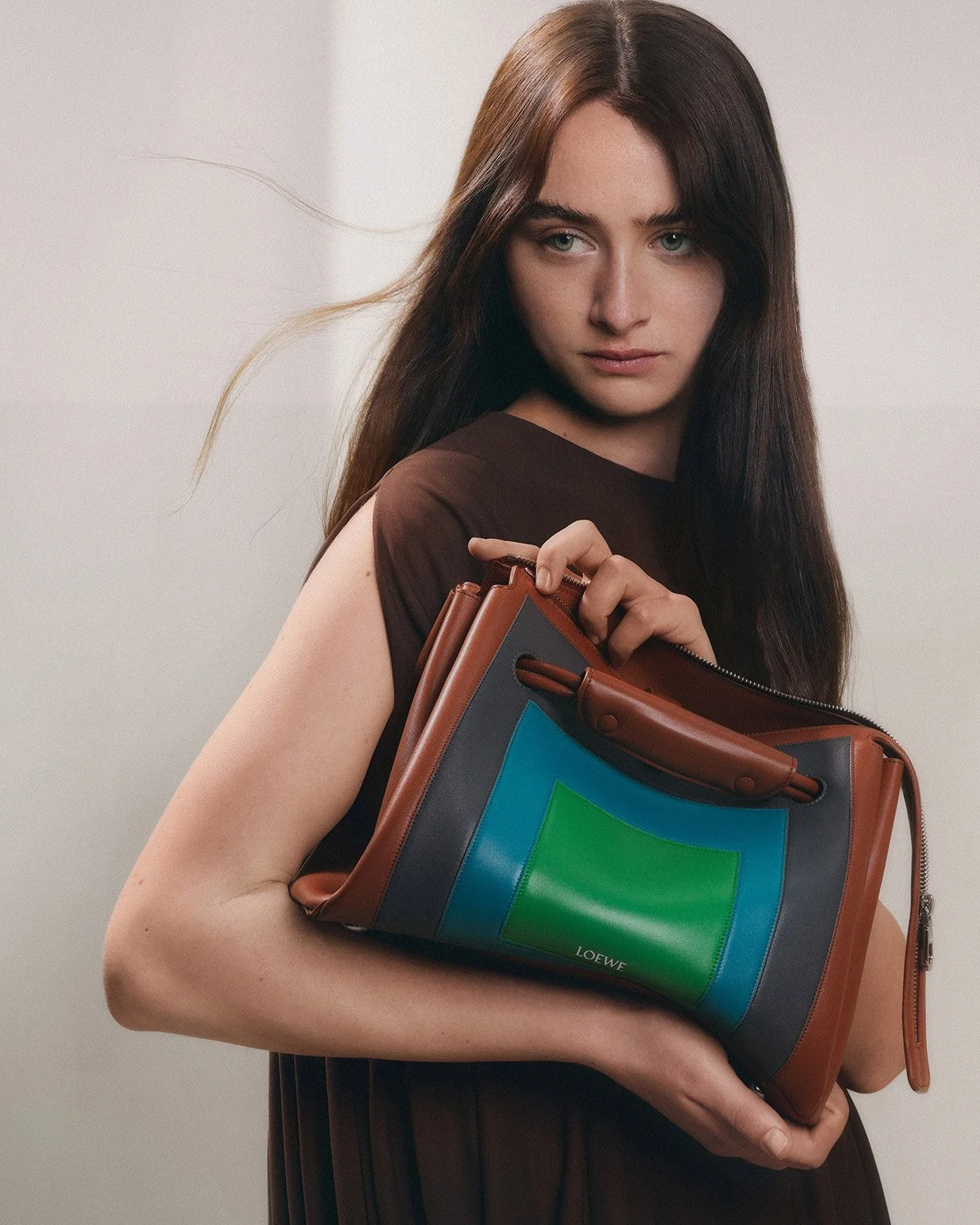 LOEWE_FW25_MAIN_CAMPAIGN_RAFFEY_CASSIDY_CROPPED_4X5_2.jpg