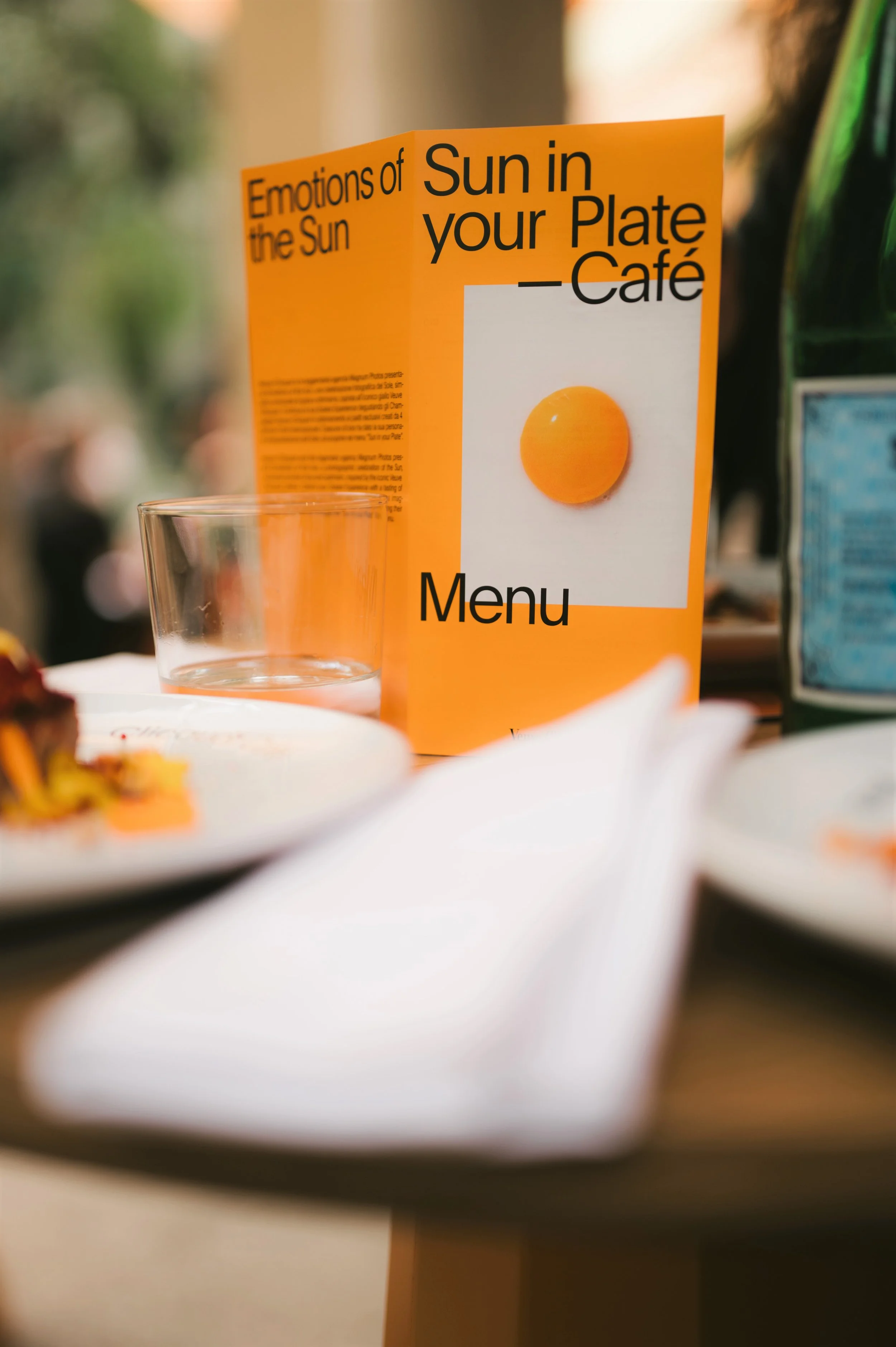 2. Veuve Clicquot_Emotions of the Sun_Café.jpg