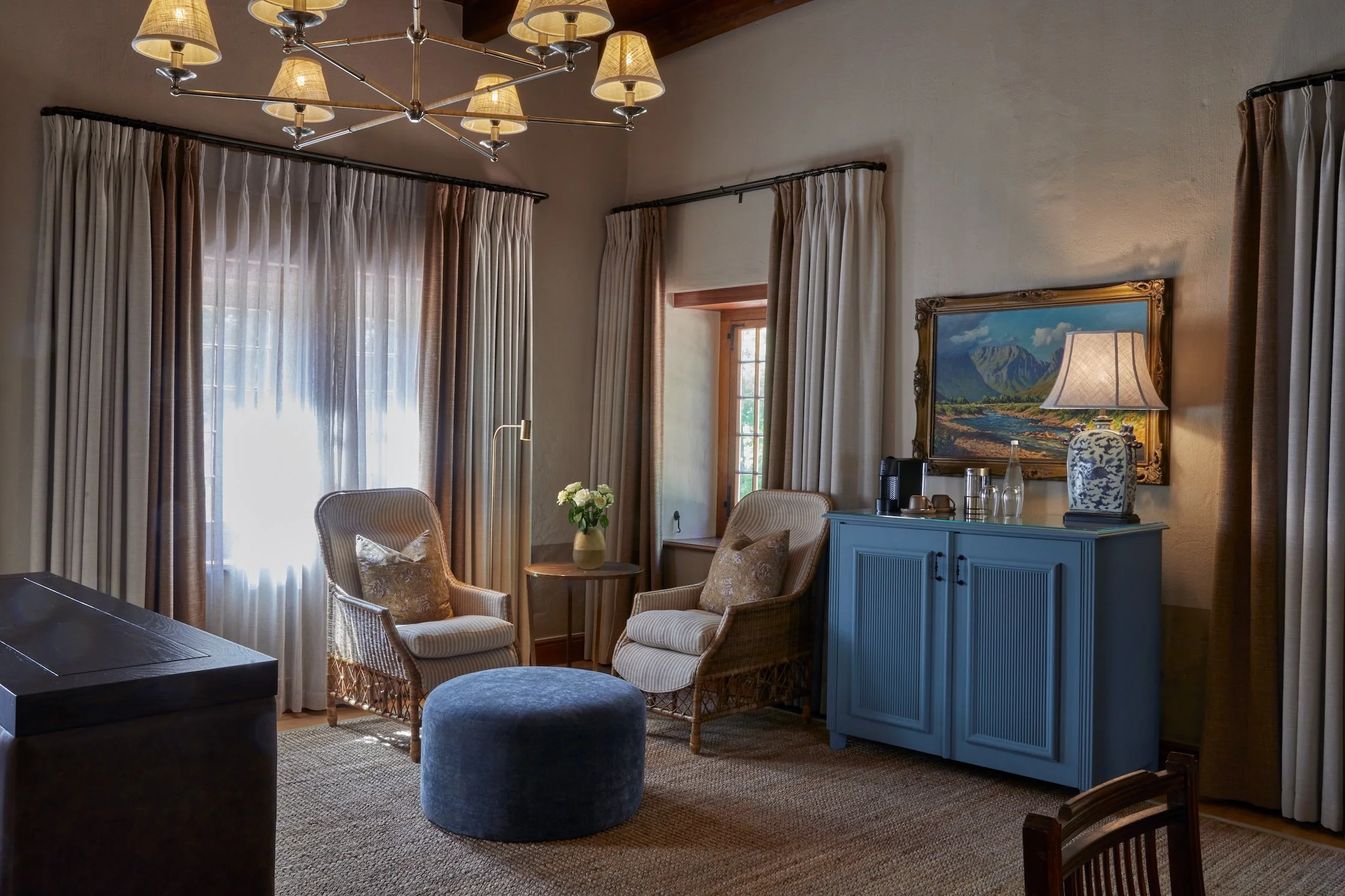 MN Deluxe Room  (4).jpg