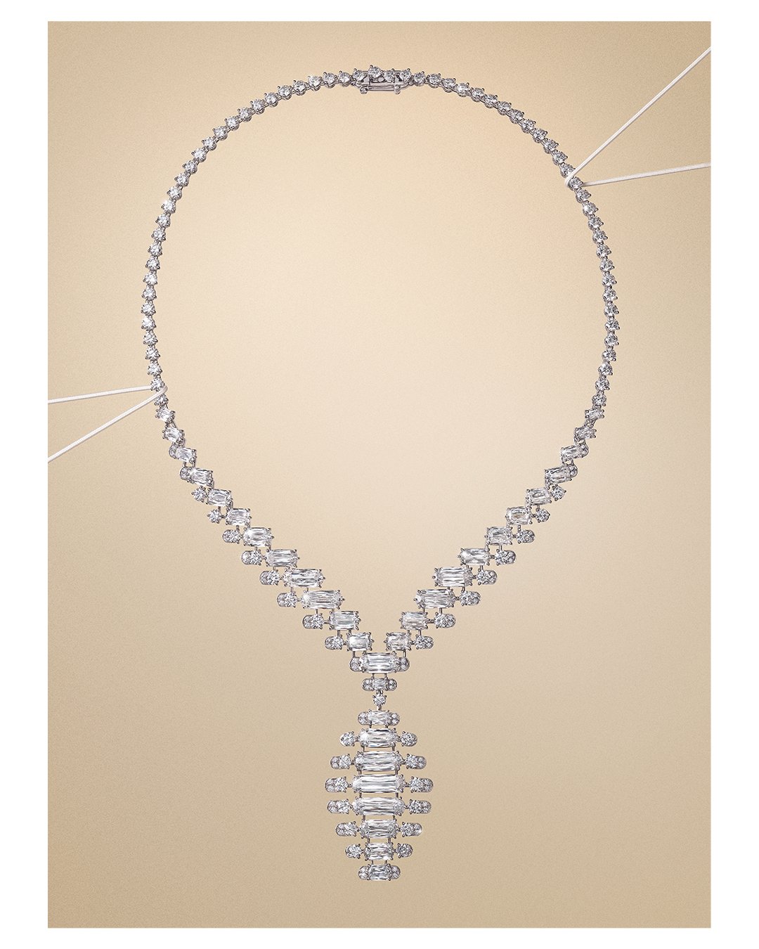 Cartier En Équilibre: The Mathematics of Restraint