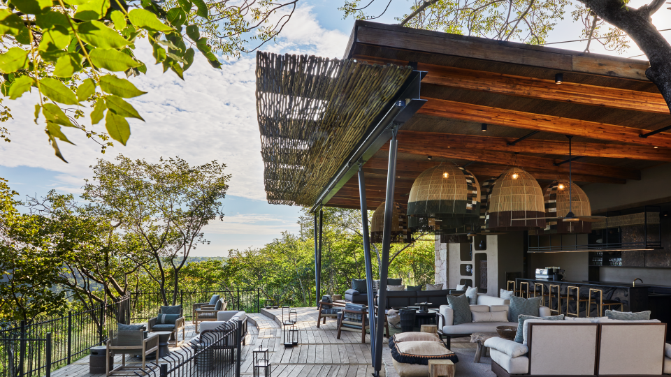 PR  Main Area_Lounge&Bar (7).png