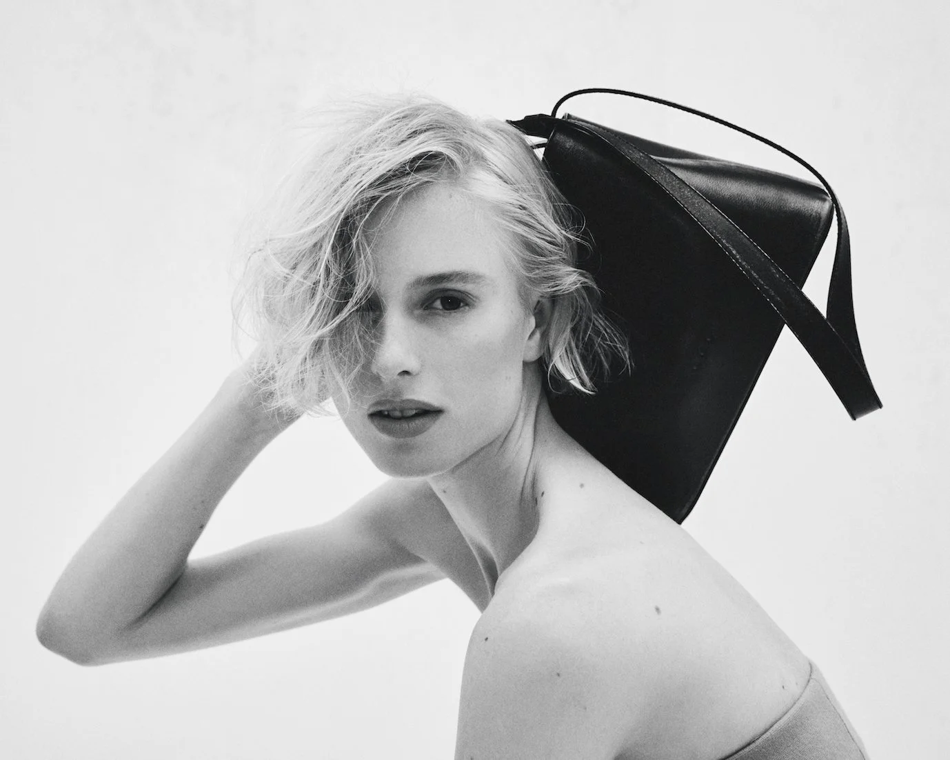 Copy of VIC_AE_FW26_00070_0097_R1.jpg