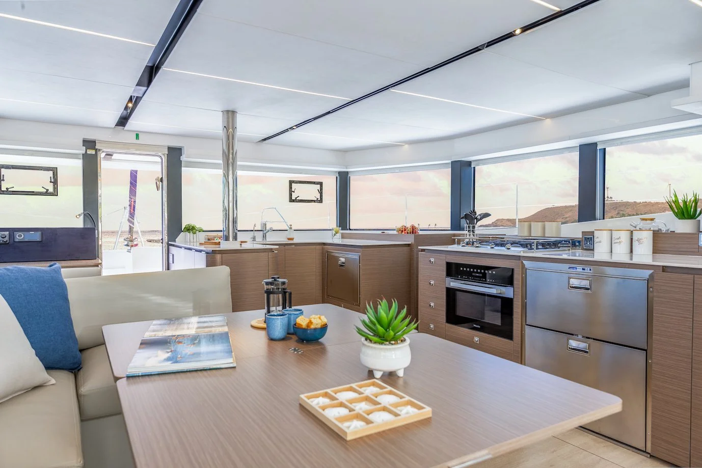 10985_TM_ZA_TURKEY_CAROUSELSLIDE 4 CITY.jpg