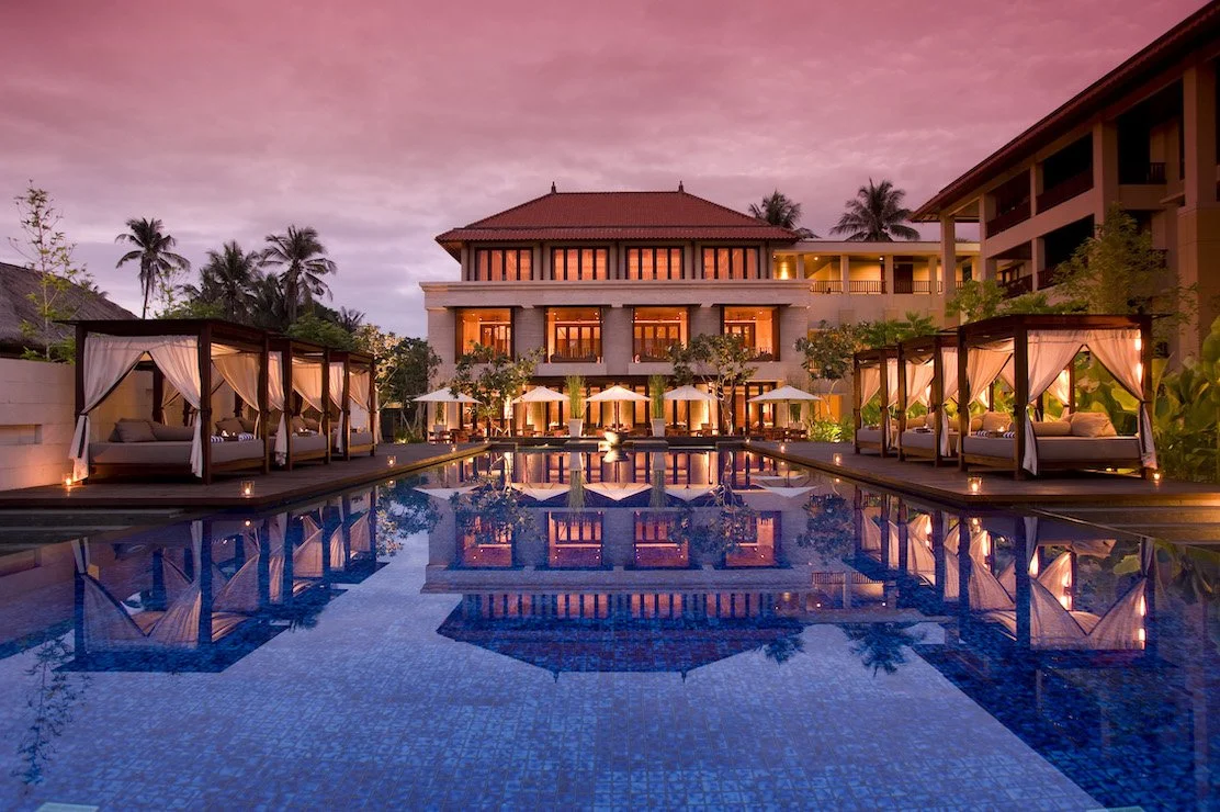 Conrad_Suites_Pool__2_.jpg