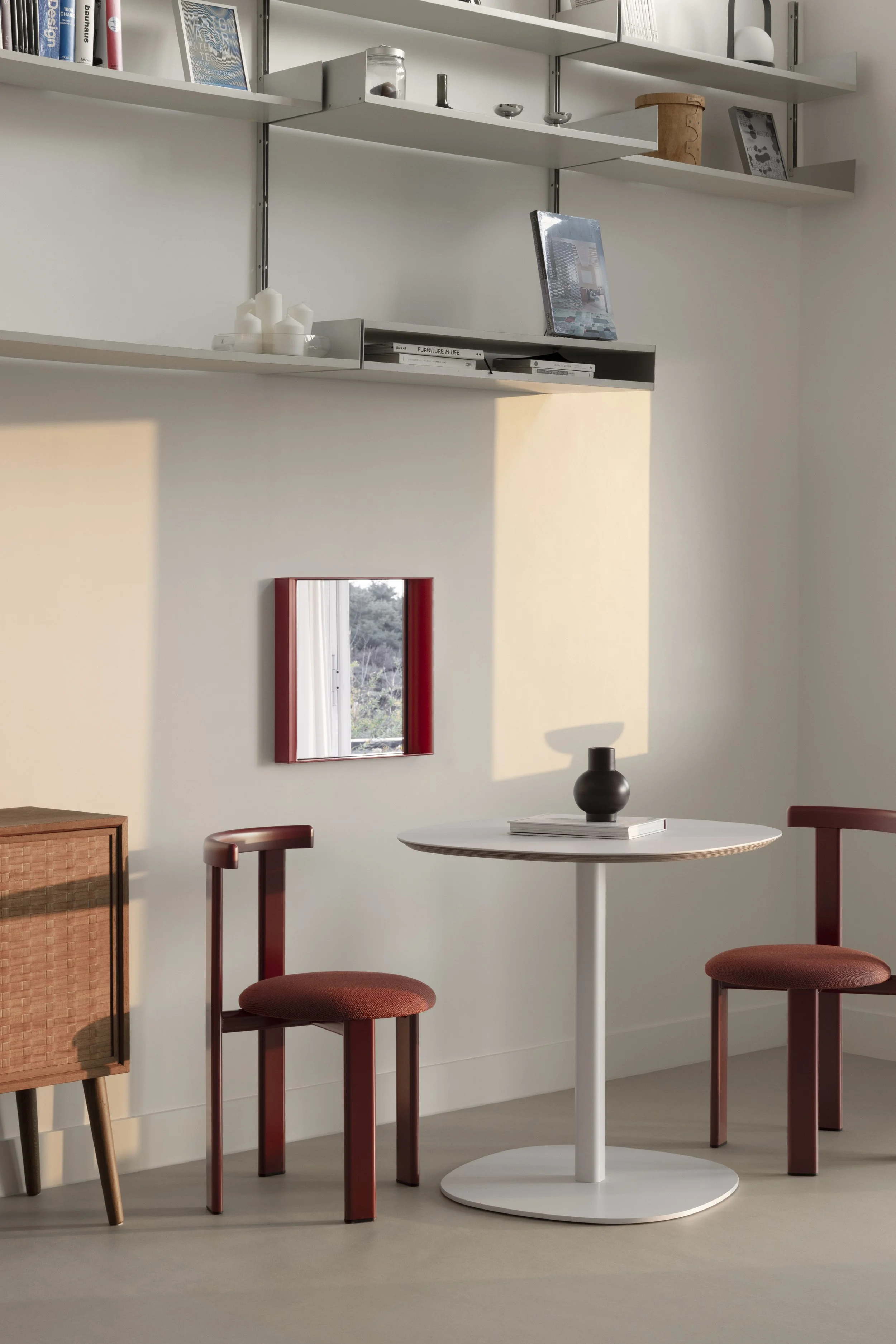 TINTO MIRROR_Red_by_flat point.jpg