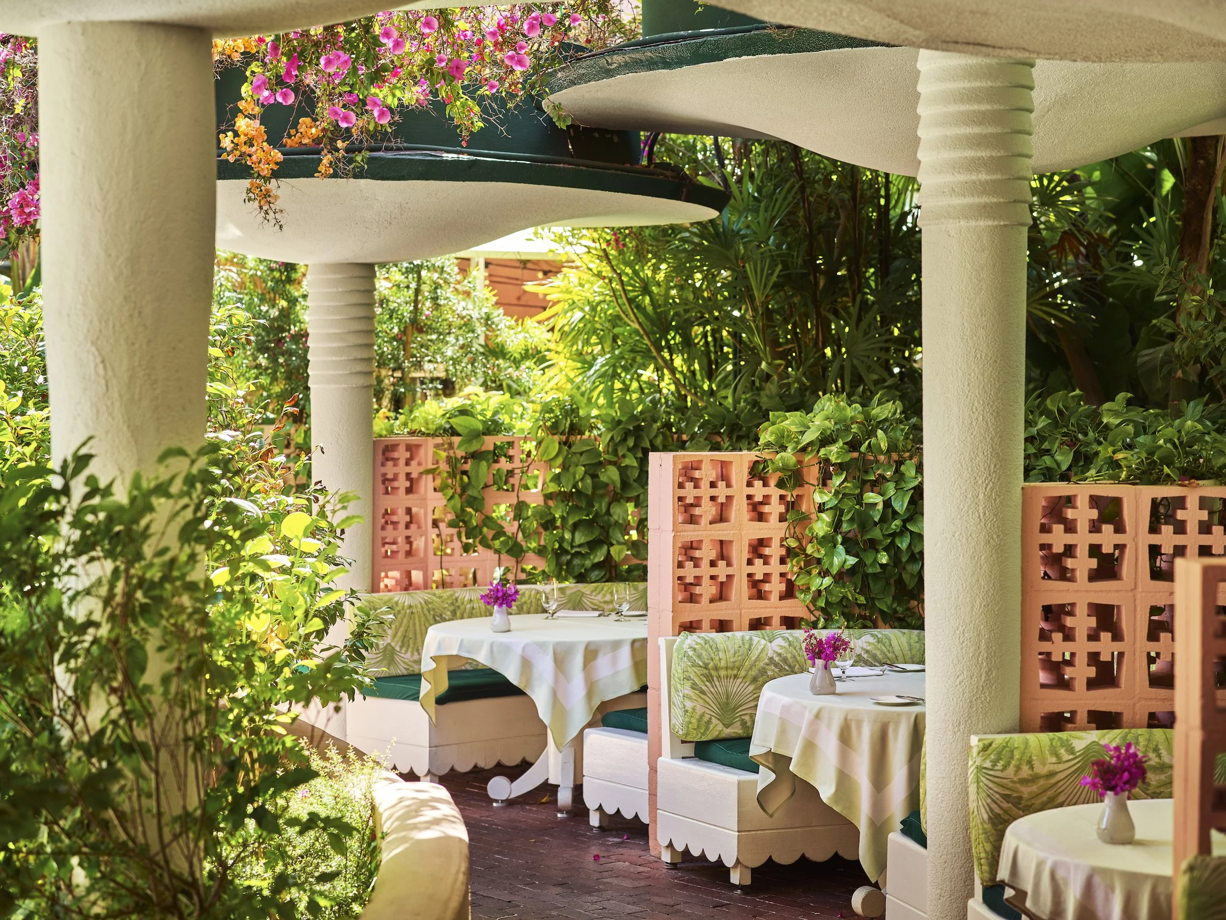 The Beverly Hills Hotel-Polo Lounge-Outside booths-Dorchester Collection.jpg