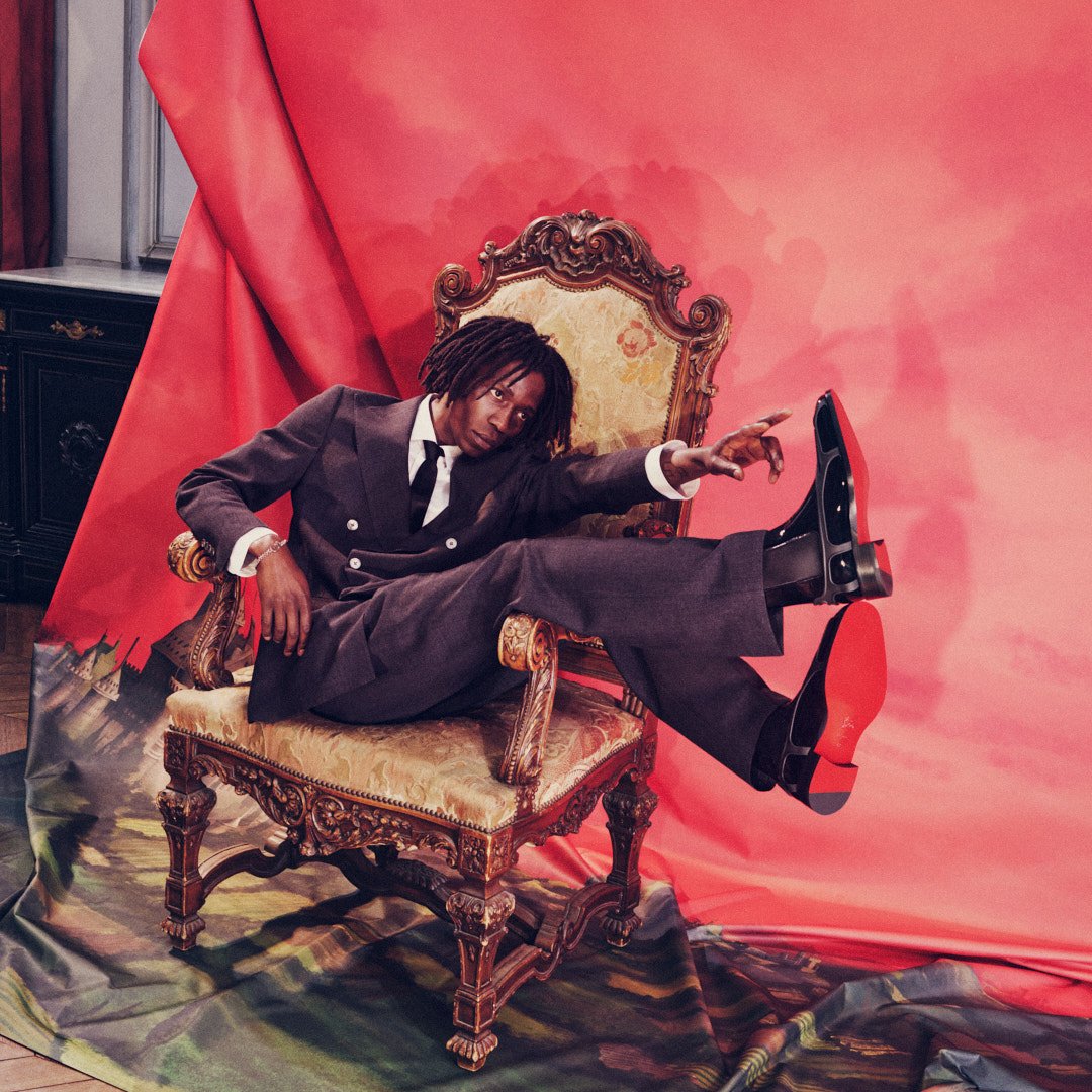 LOUBOUTIN_FALL26_MEN_AD CAMPAIN_1080x1080_18.jpg