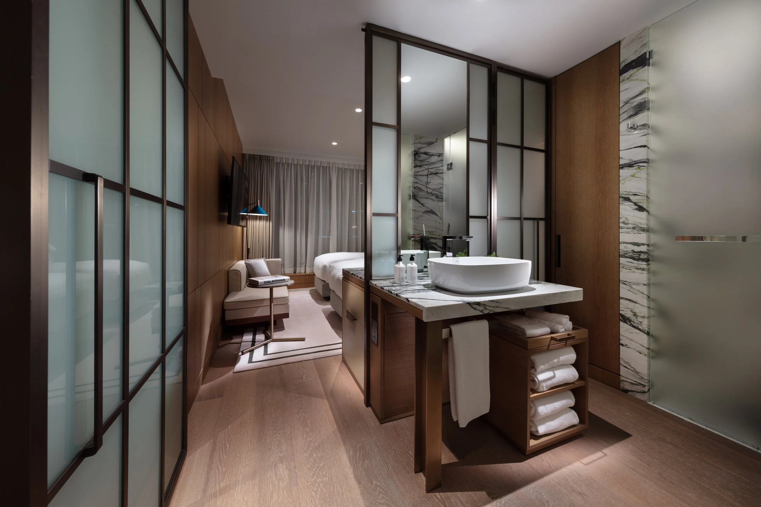 The Hari HK_Twin Room - Bathroom.jpg