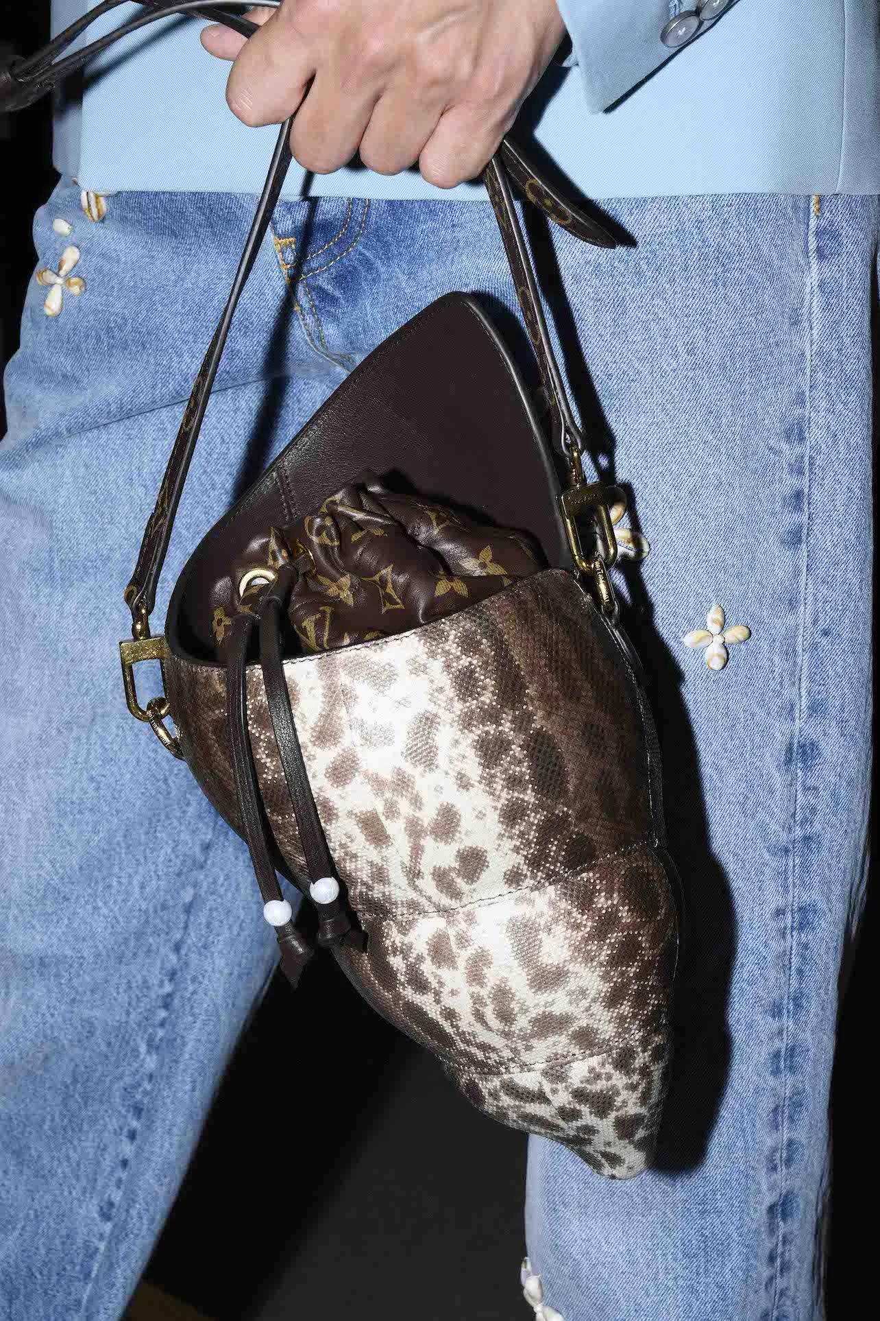 LOUIS-VUITTON-MENrsquoS-SPRING-SUMMER-2027-BACKSTAGE-9.jpg