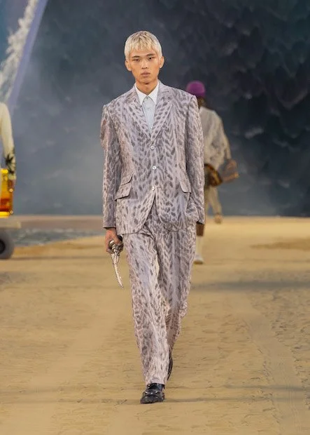 LOUIS-VUITTON-MENrsquoS-SPRING-SUMMER-2027-LOOK-41.jpg
