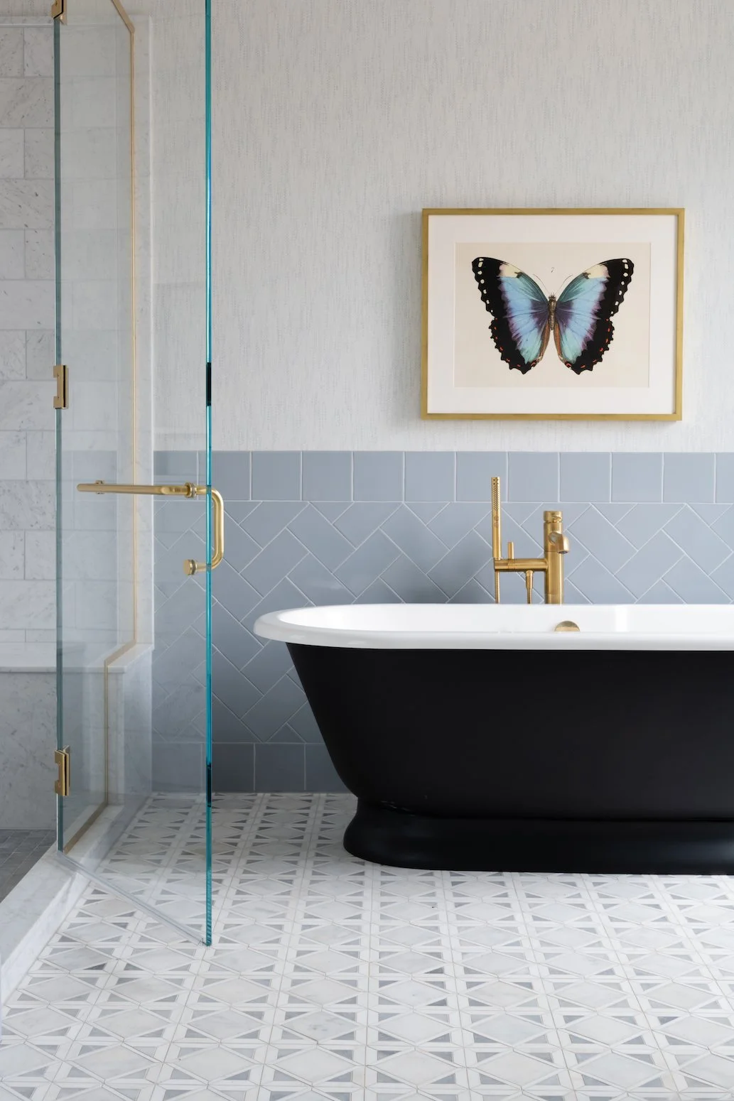 Farmhouse Bathtub with Art.jpg