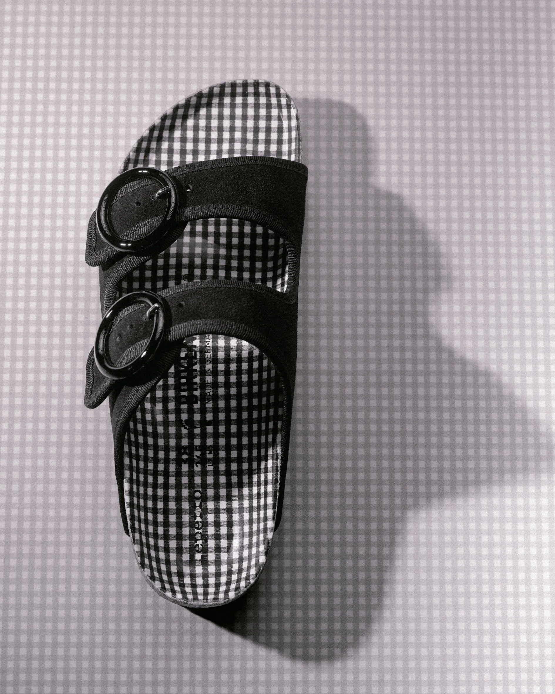 BIRKENSTOCK x Repetto Arizona Black (R8 999)_3.jpg