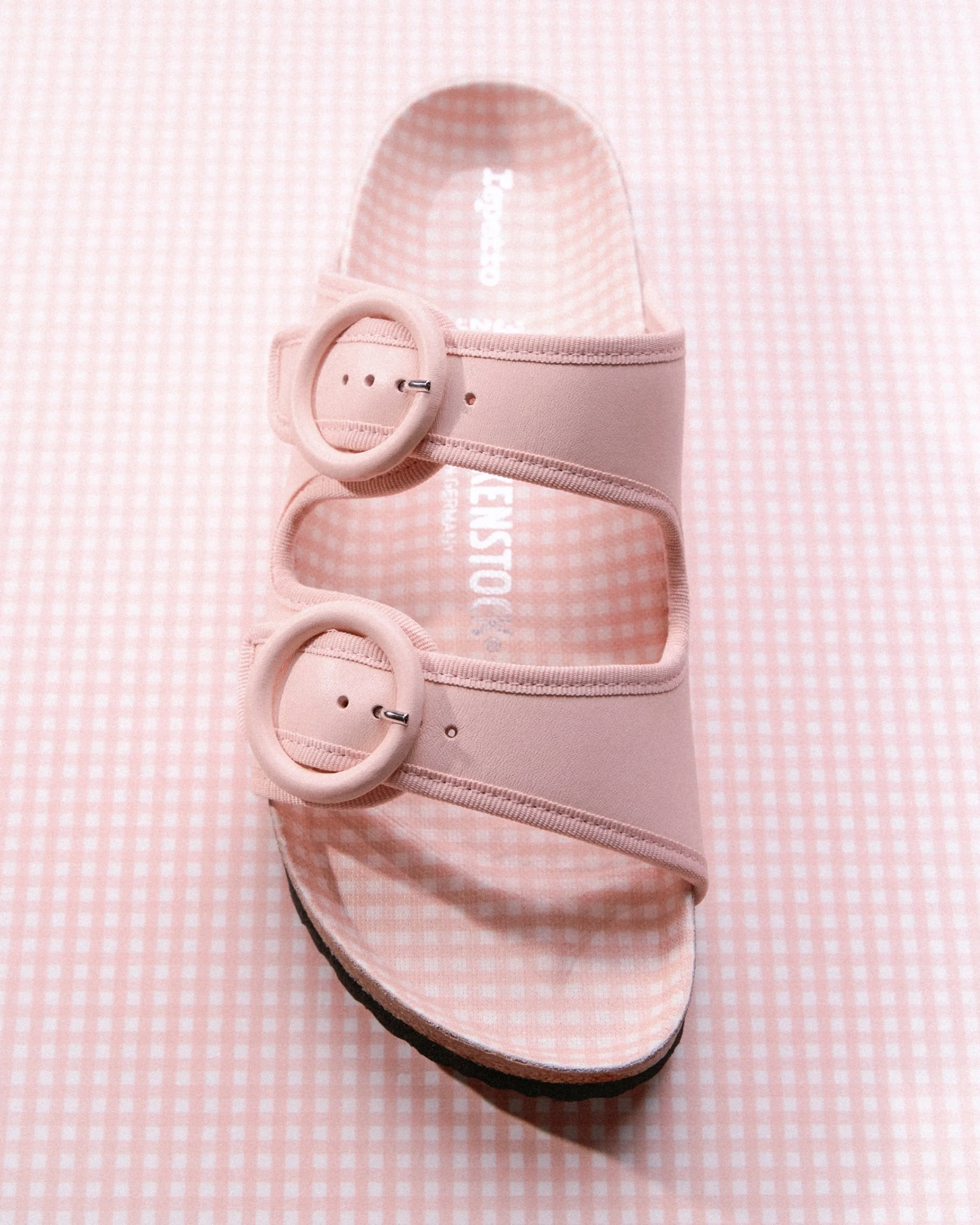 BIRKENSTOCK x Repetto Arizona Icon Pink (R8 999)_2.jpg