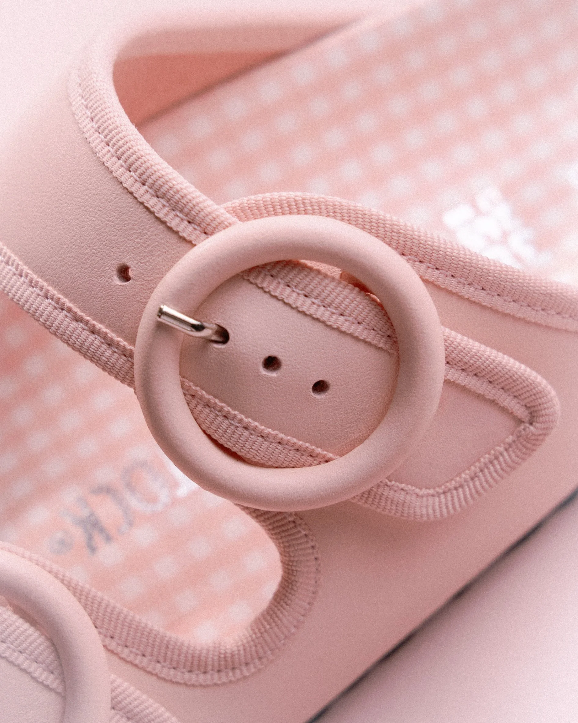 BIRKENSTOCK x Repetto Arizona Icon Pink (R8 999)_3.jpg
