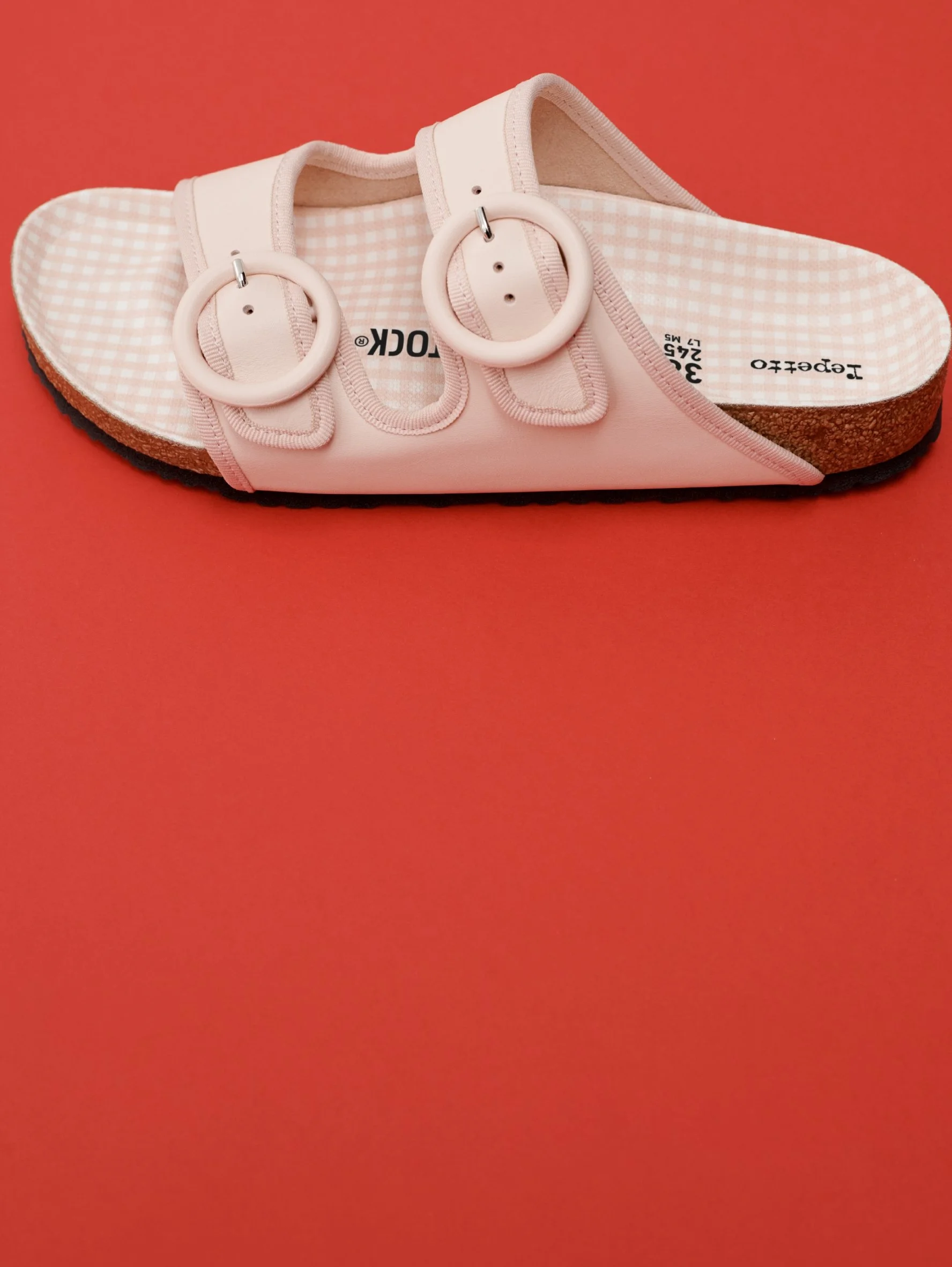 BIRKENSTOCK x Repetto Arizona Icon Pink (R8 999)_5.jpg