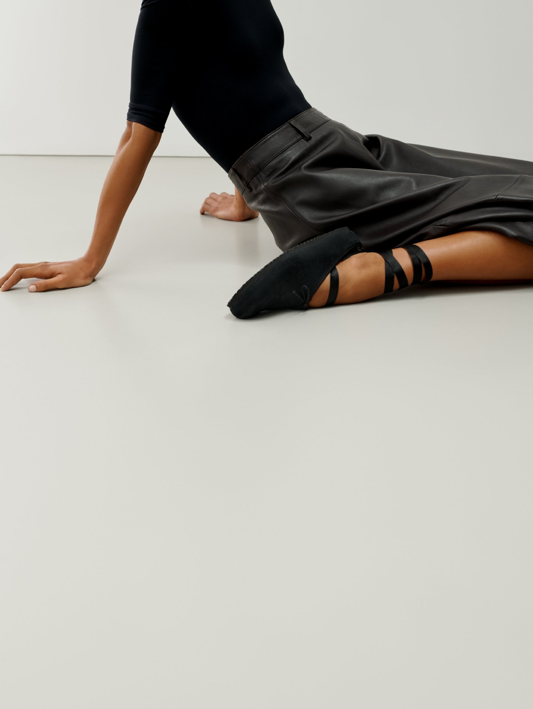 BIRKENSTOCK x Repetto Opera Black (R9 999)_3.jpg