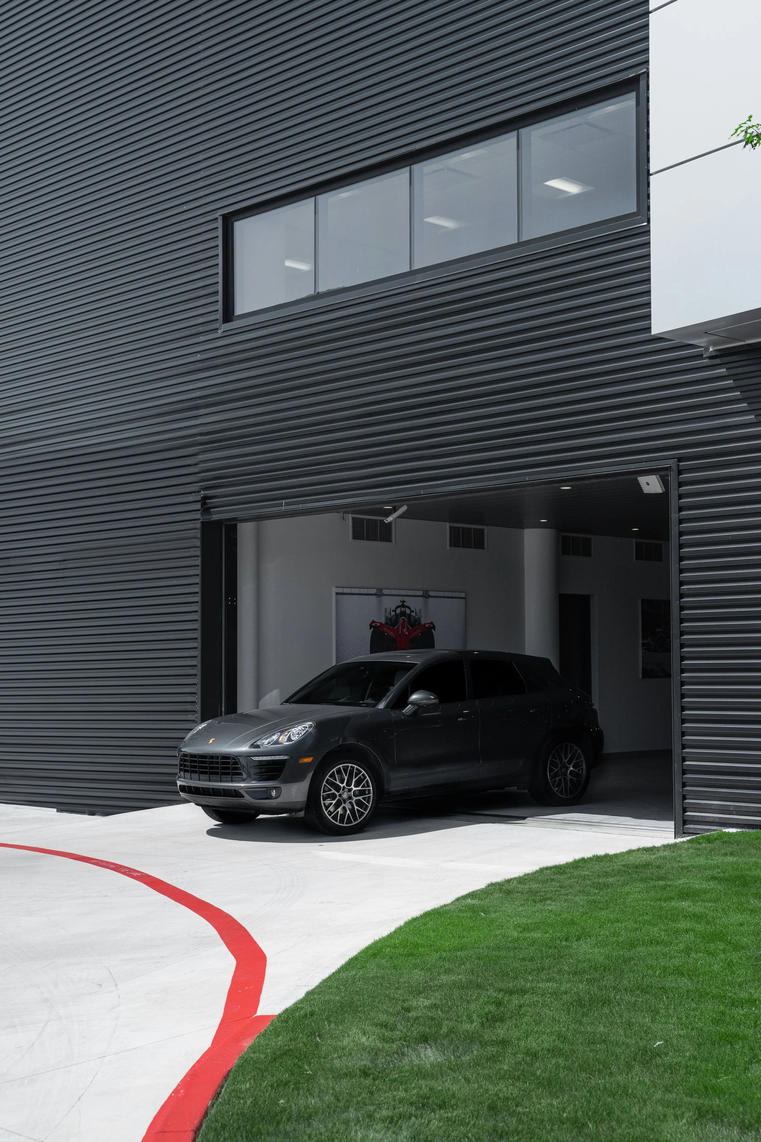 The Complete Guide to Selecting Premium Garage Doors