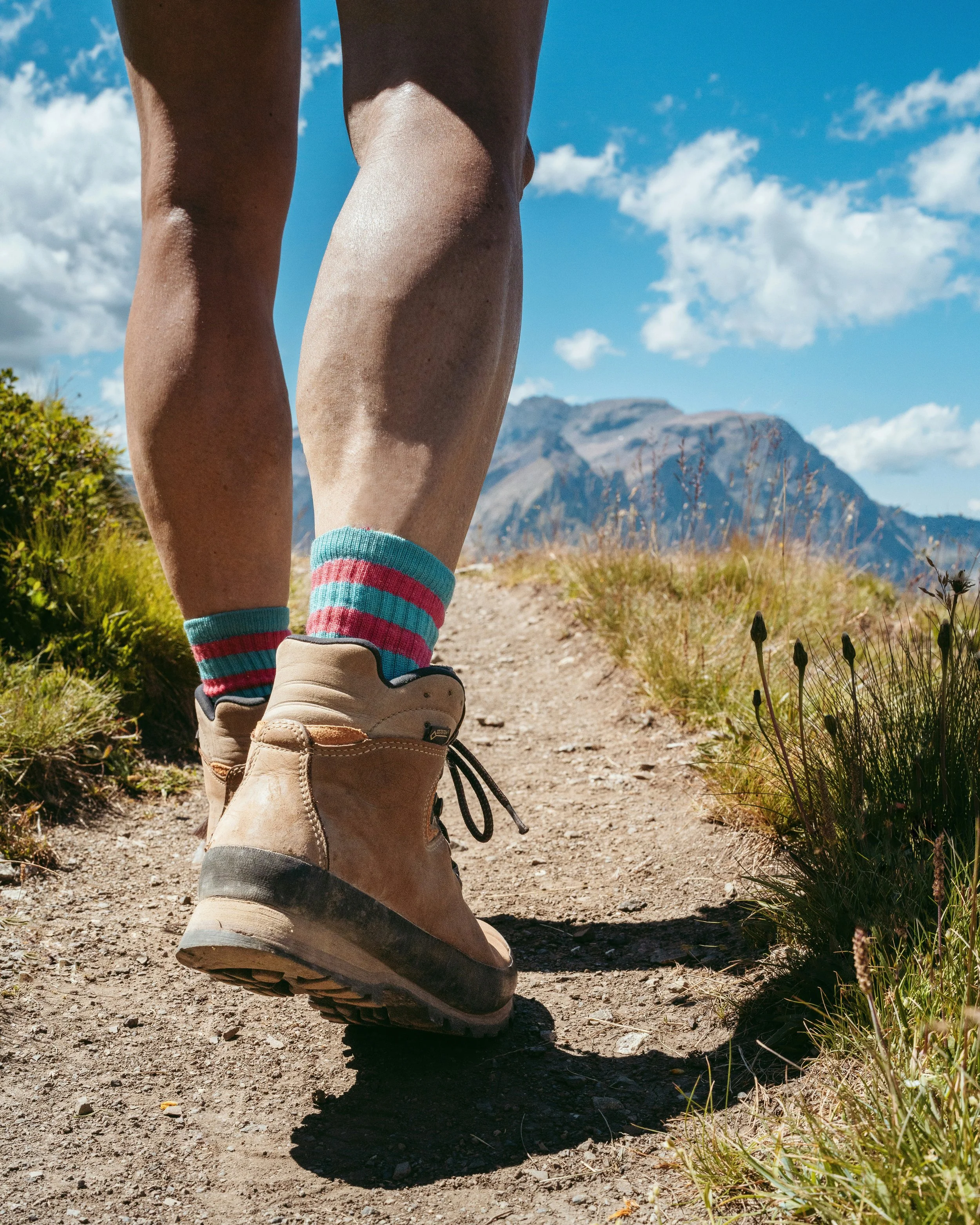 How Walking Travel Helps You Disconnect from Digital Life