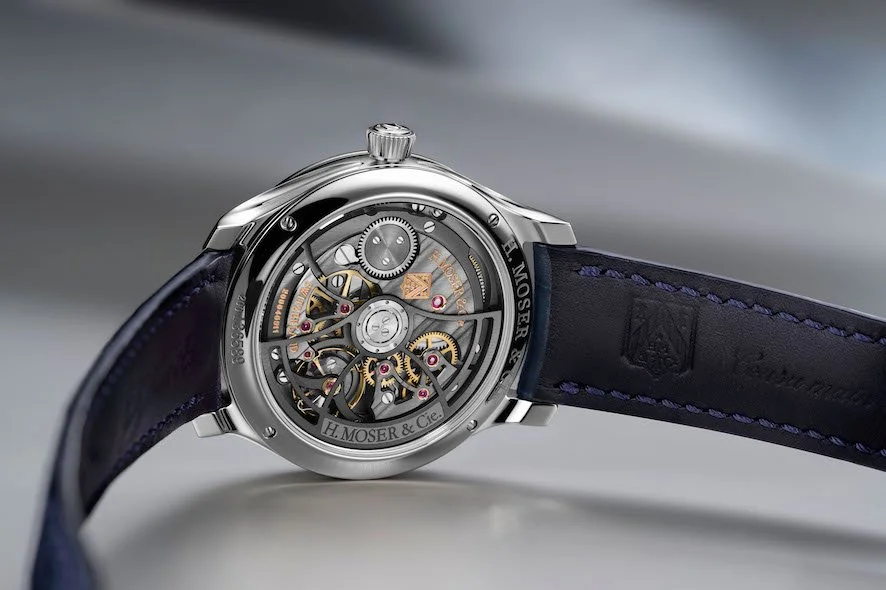 HMoser_1252-1200_Endeavour_Retrograde_Seconds__Lifestyle_caseback.jpg