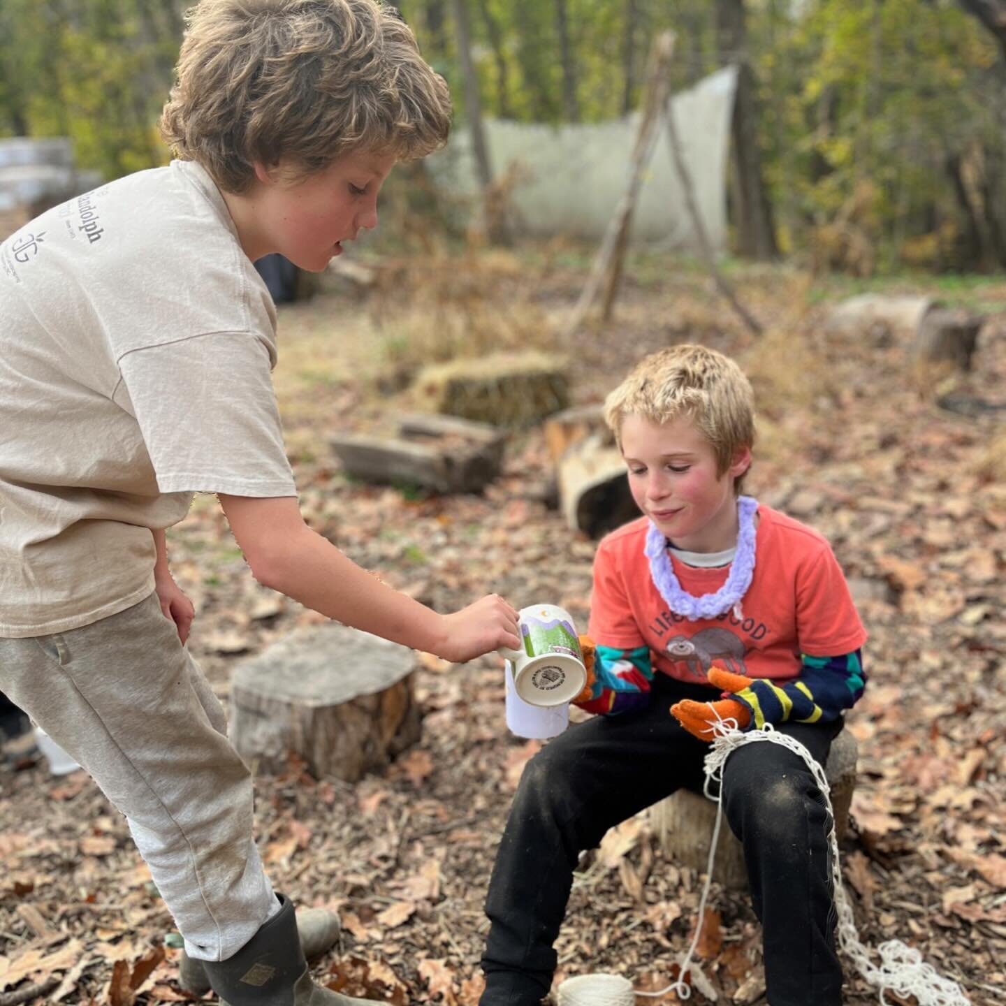 There's nothing like sharing a cup of tea with a good friend &hearts;️

#OutdoorSchool #OutdoorClassroom #NatureSchool #ForestSchool #NatureSchooling #OptOutside #EcoSchool #InquiryBasedLearning #ExperientialEducation #NatureBasedLearning #Progressiv