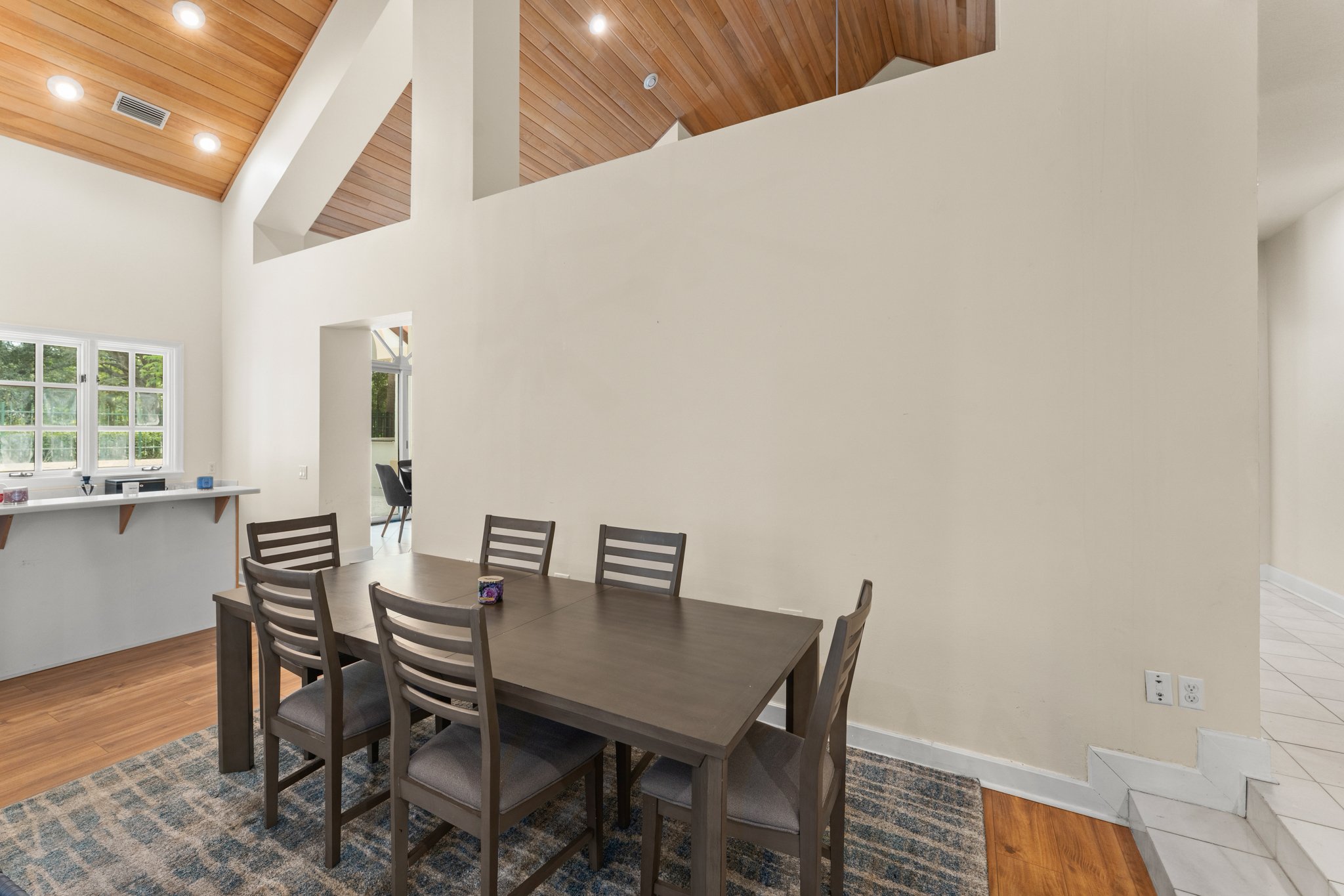 6_5073 Latrobe Dr 029.jpg