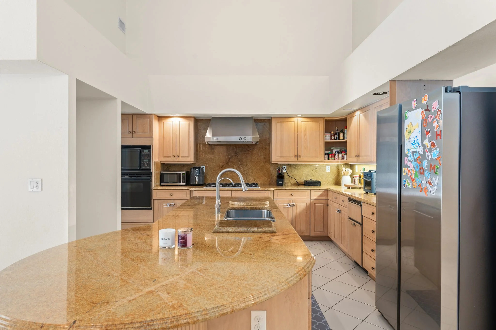 15_5073 Latrobe Dr 042.jpg