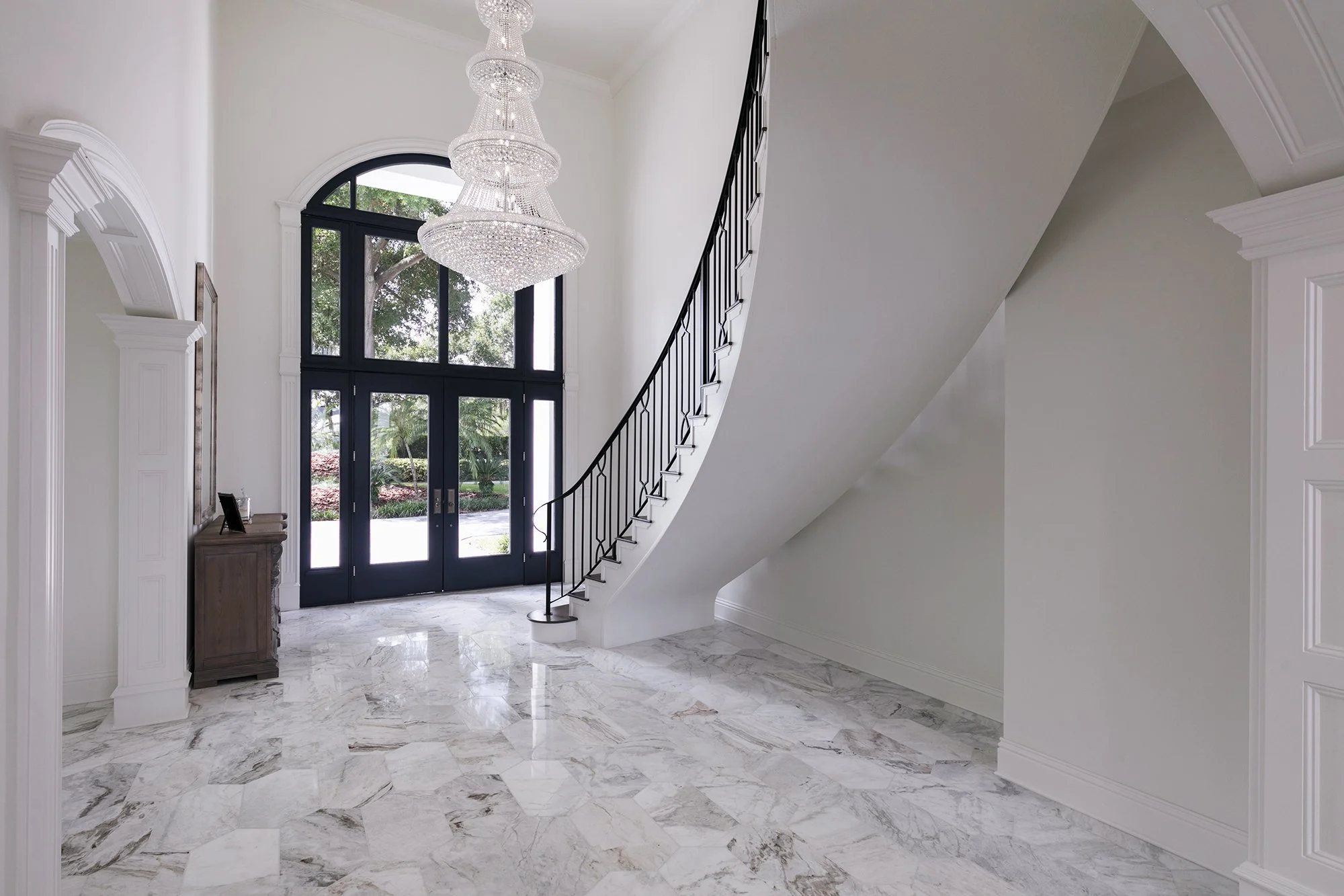 5_foyer1.jpg