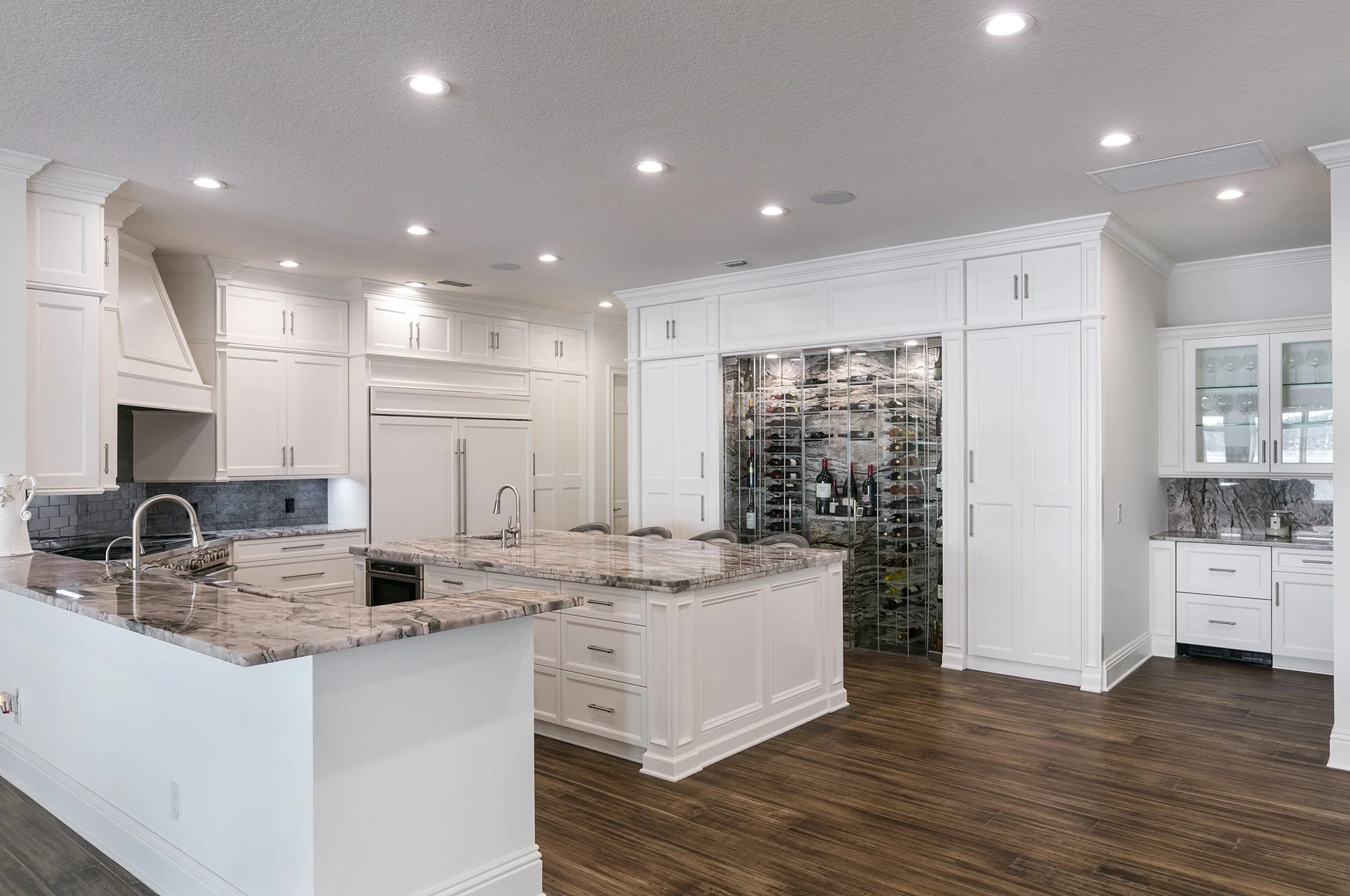 12_kitchen 2.jpg