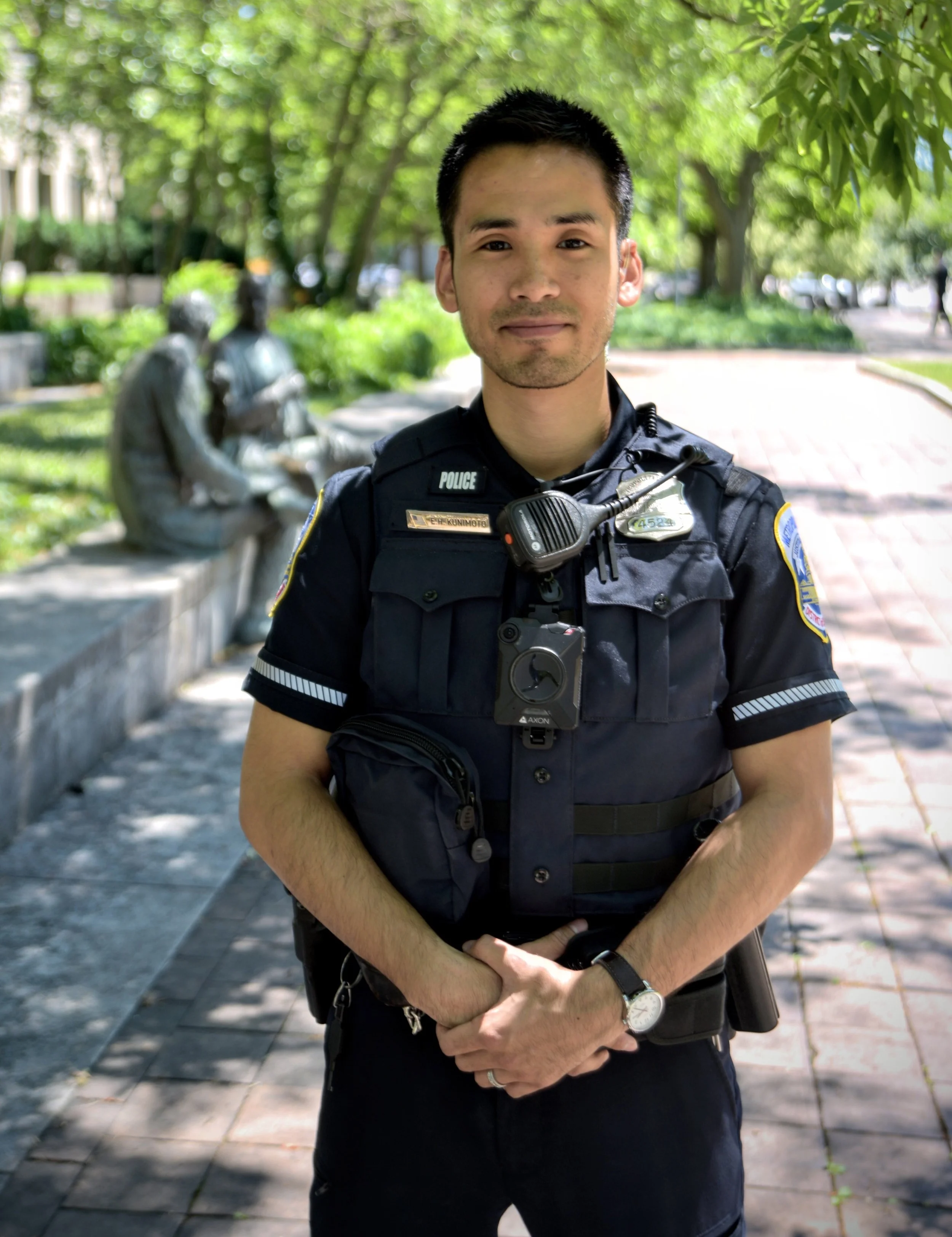 An MPD officer with a body-worn camera. (Credit: MPD Press)