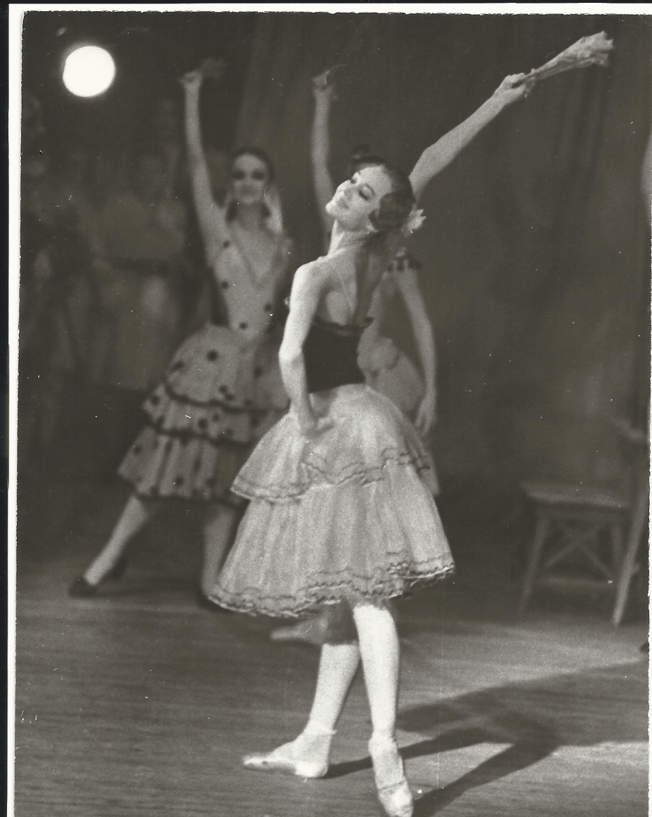 Valentina in Bolshoi performing Don Q-1.png
