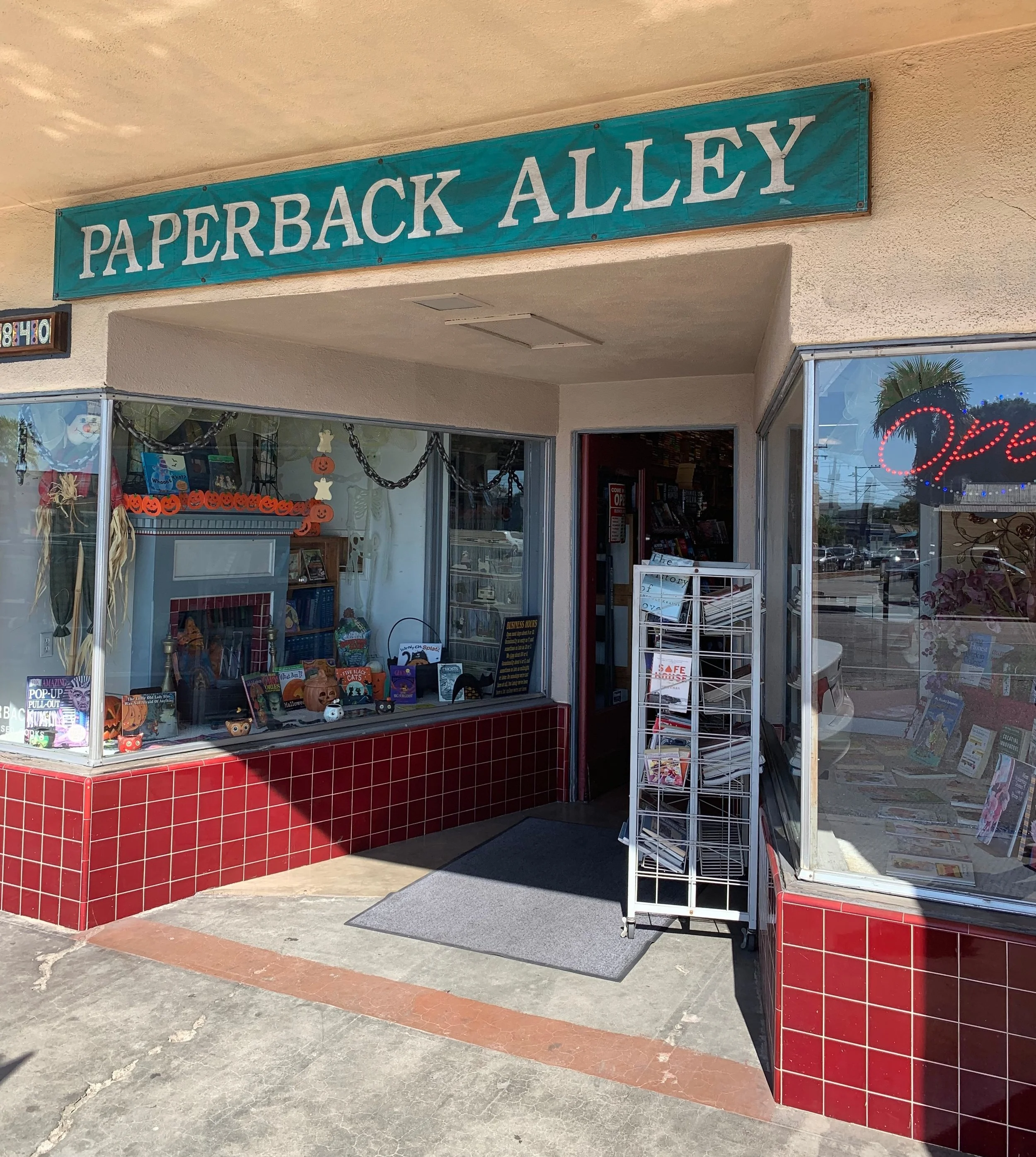 Paperback Alley