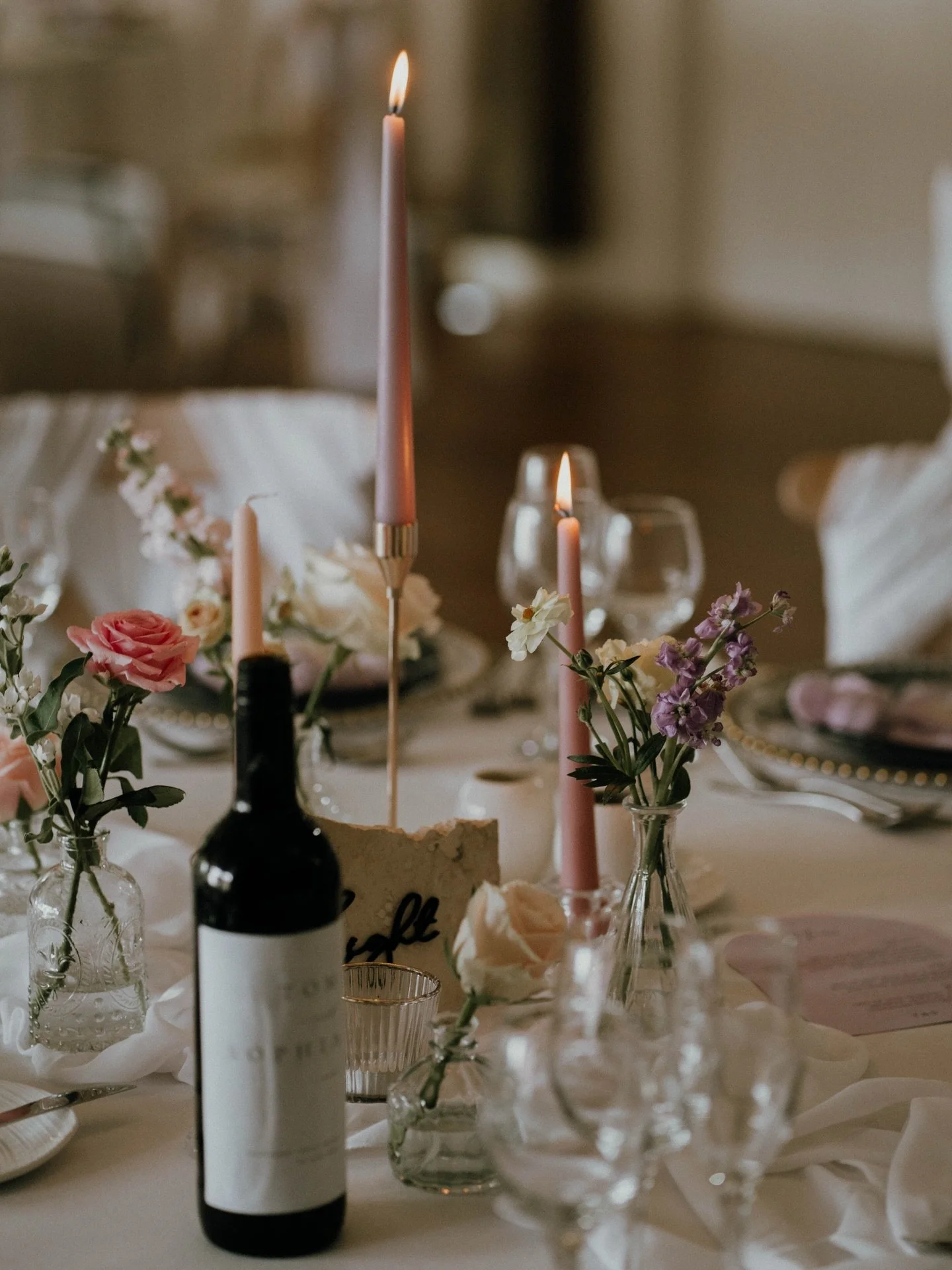 S P R I N G // Still not over this dreamy setup and these photos were far too pretty to not have their place on the grid, now spring has arrived, @thebridetribephoto 🌸✨

A fabulous collaboration, as always, with the lovely @hannahlaurenfloristry at 