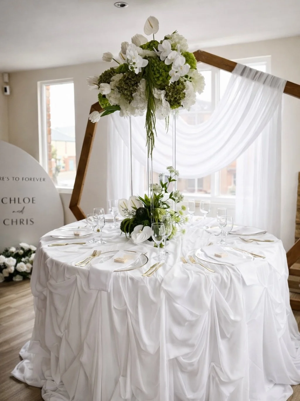 N E W // The newest babyyyyy added to our collection 🤍

Capturing one of the biggest wedding trends right now - modern sculptural design, softened with romantic textures! 

Our tall risers create elegant height, while our gathered drapery tablecloth