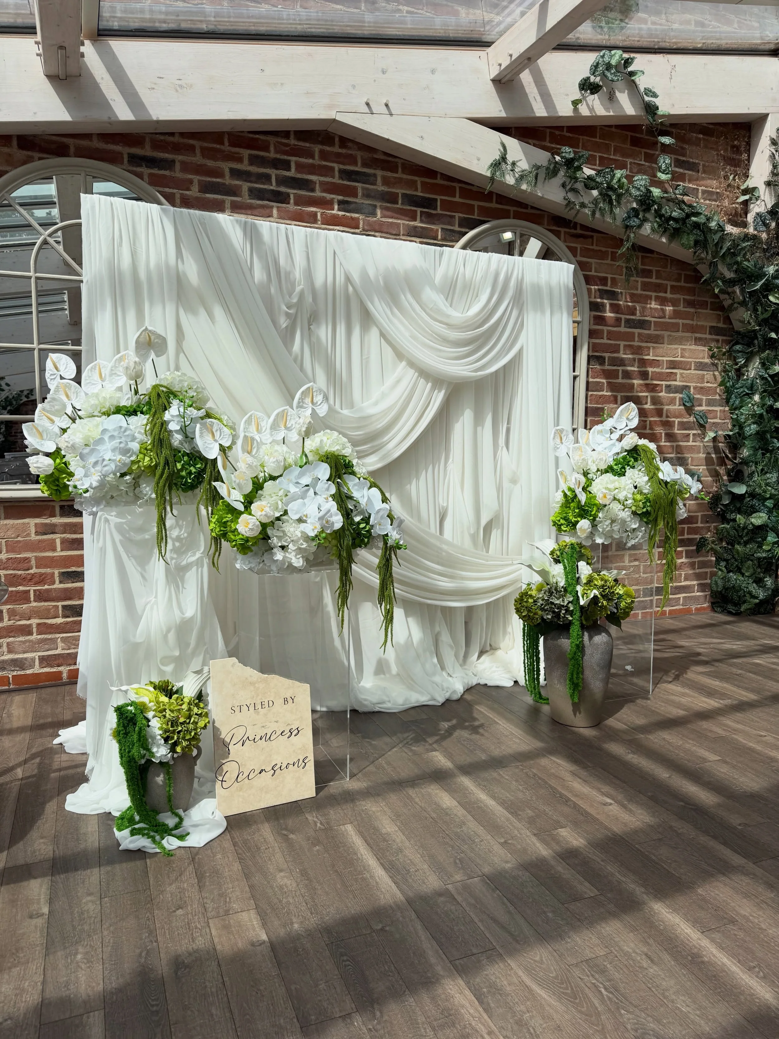 F O X T A I L // We were absolutely honoured to have styled one of our faves, @foxtailbarnsvenue, recent open day!

The brief was &lsquo;something a bit different&rsquo; for the backdrop, and we reckon we smashed it?! Who saw it in real life?! 💚
.
.