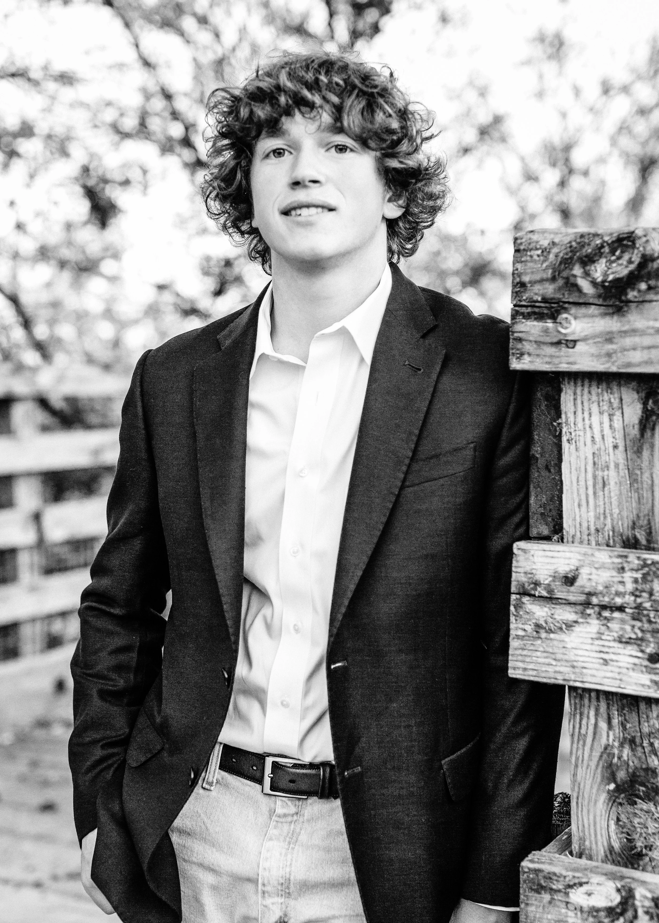 Cross Senior Photos-30.jpg
