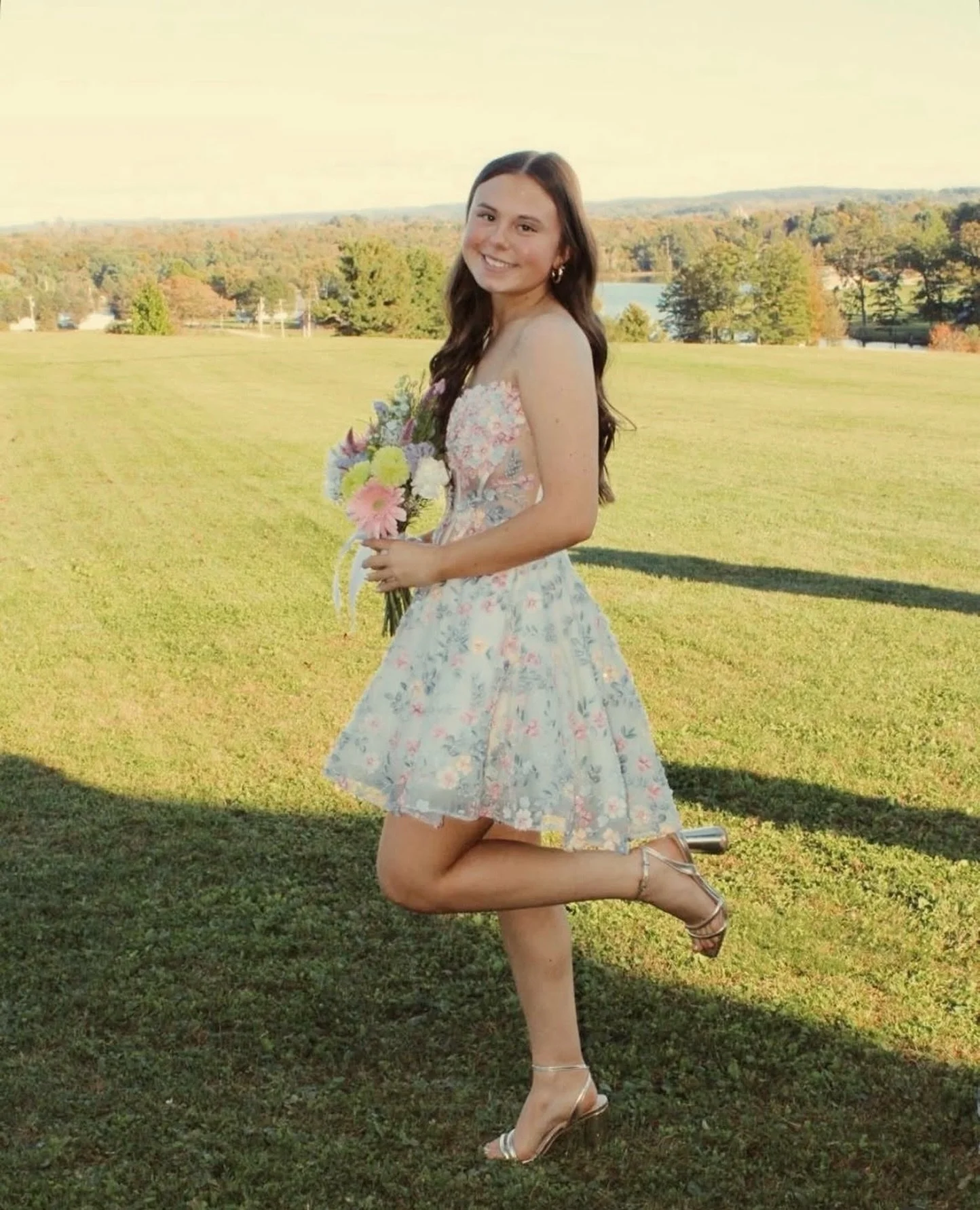 From saying YES to the dress to making homecoming memories! ✨💐 We love seeing our Pine Ridge girls all dressed up for their big night. Thank you Emma for letting us be a little part of yours! 💕