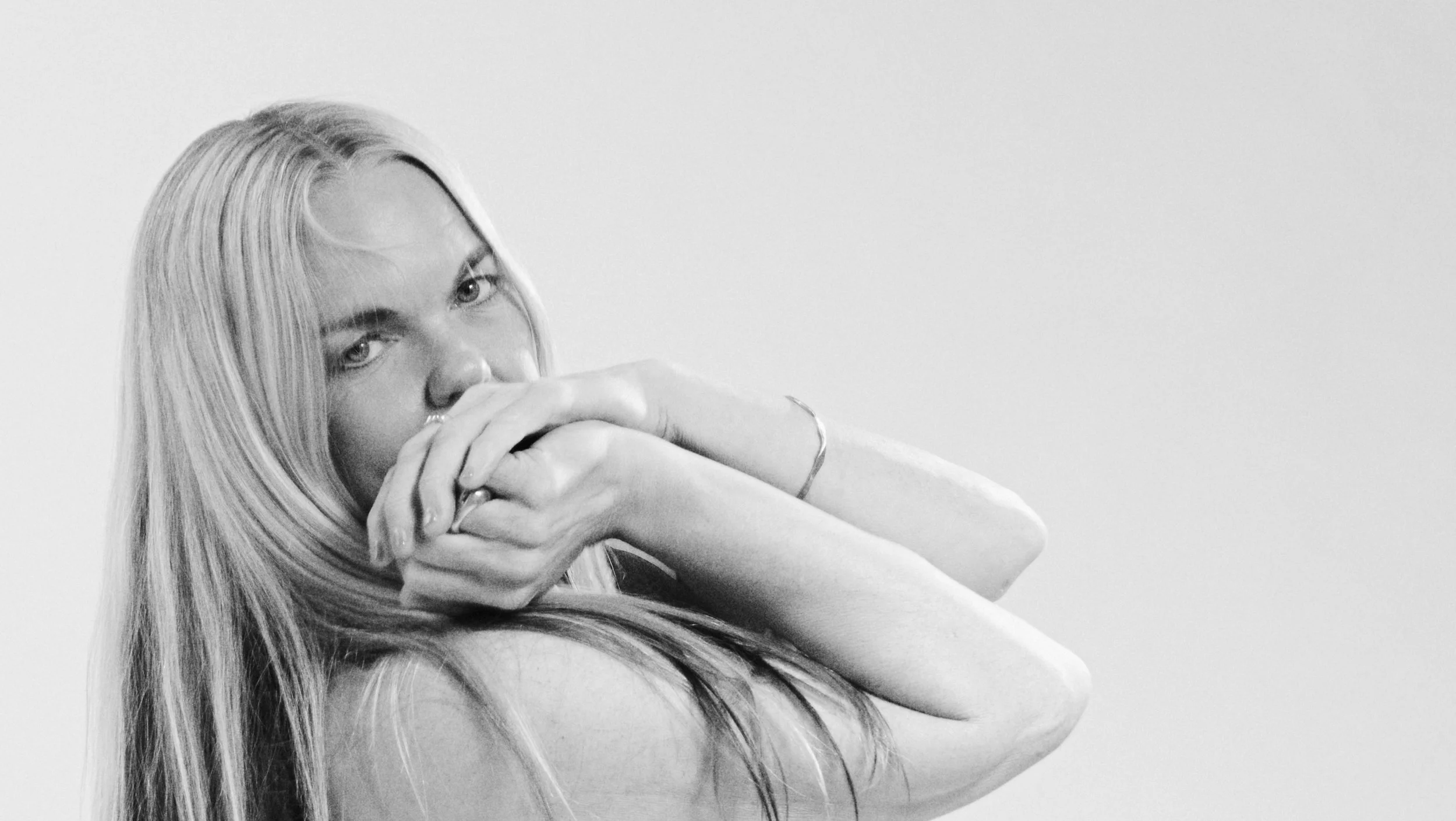 Pamela_Album24734_2_BW_horizontal_v3.jpg