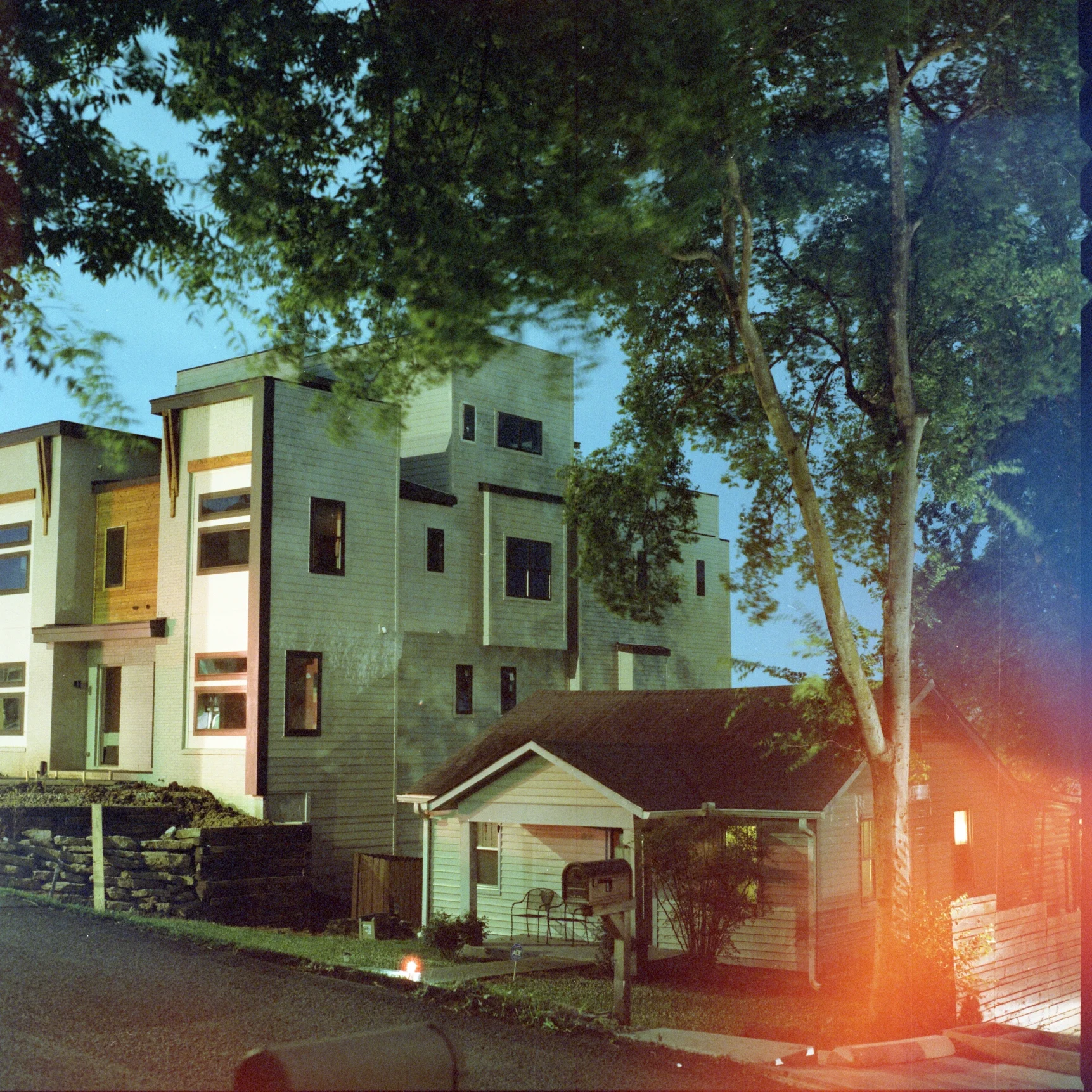 New_Neighbors-Cinestill_800_nash_Gen027.jpg