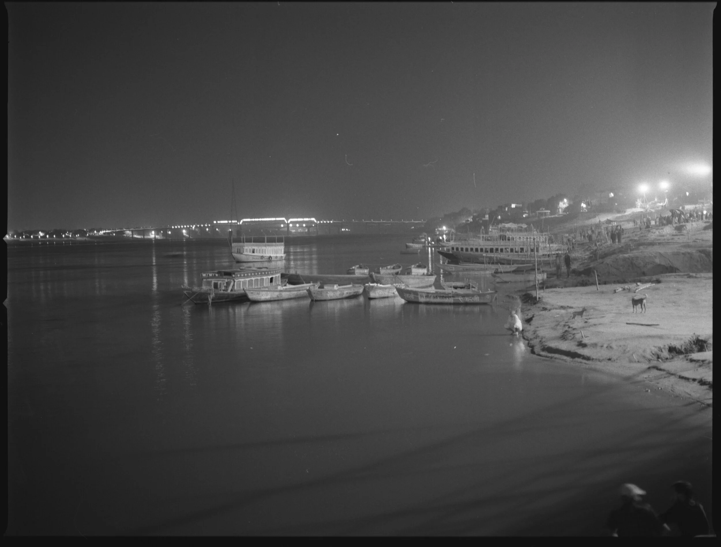 Varanasi_Kodak_tri-X_015.jpg