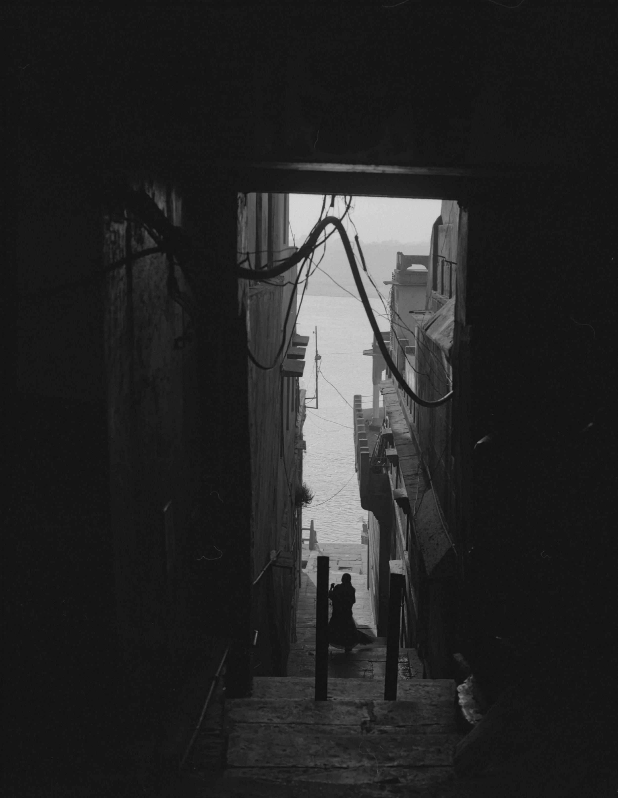 Varanasi_Kodak_tri-X_002.jpg