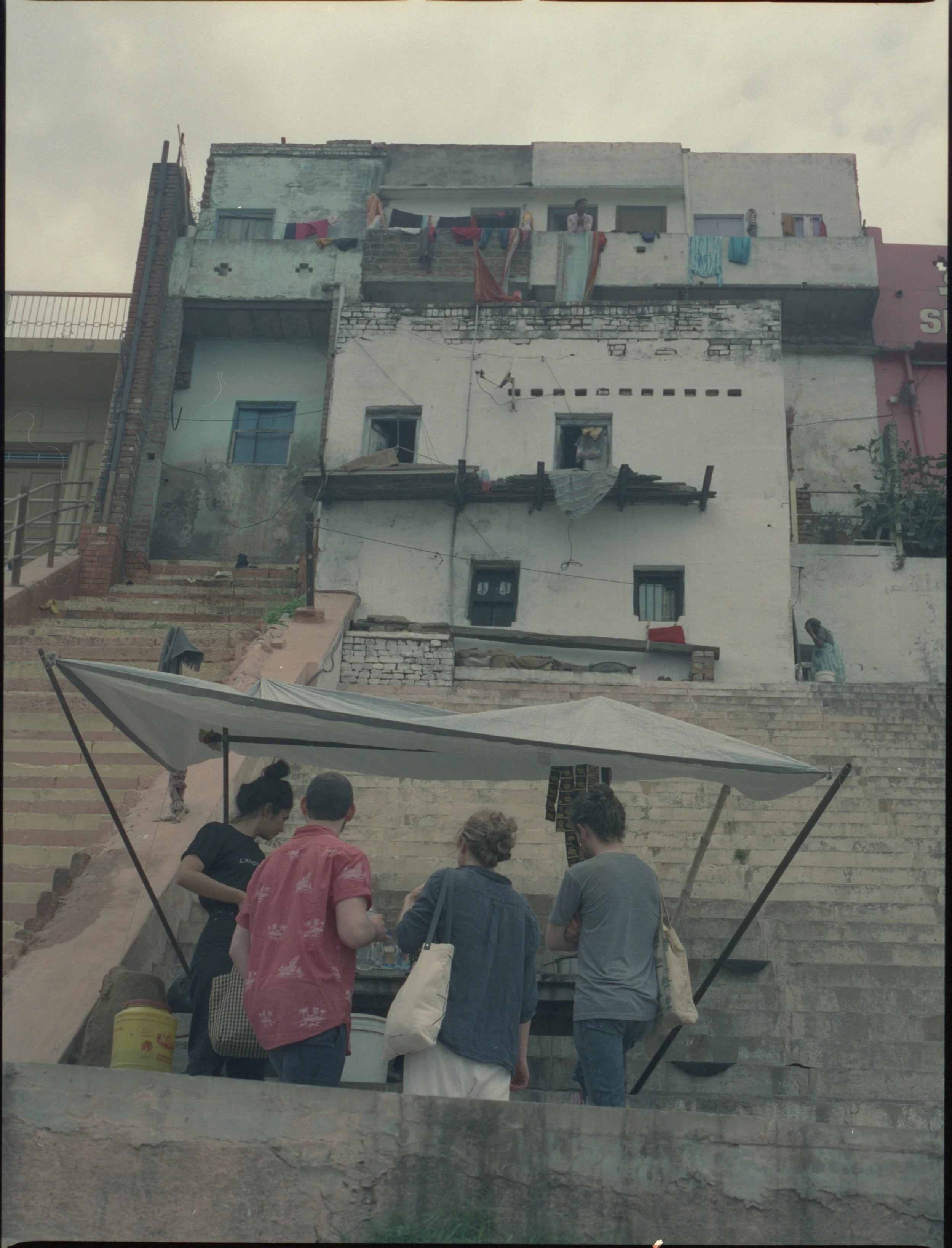 Varanasi_Cinestill800_002.jpg