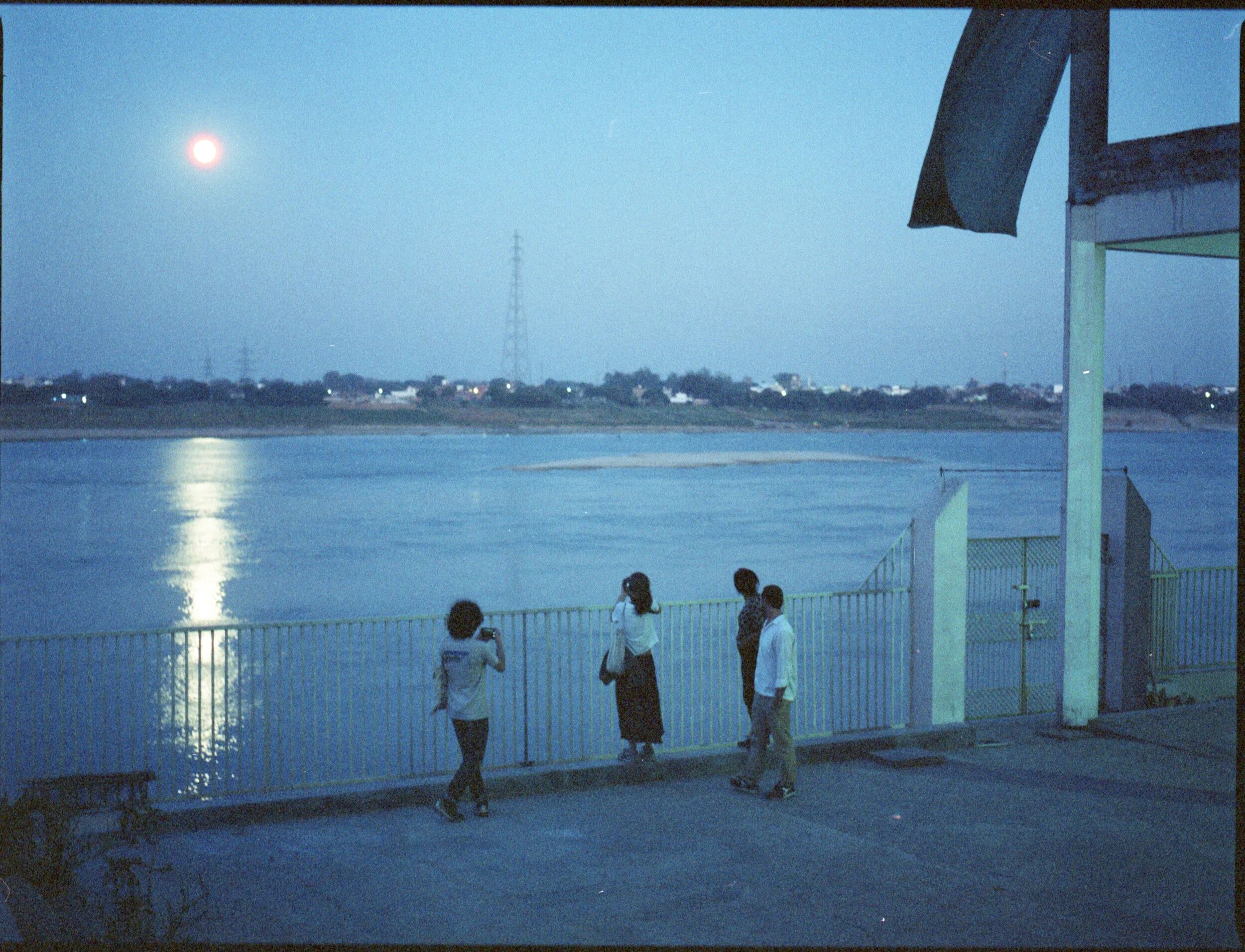 Varanasi_Cinestill800_008.jpg