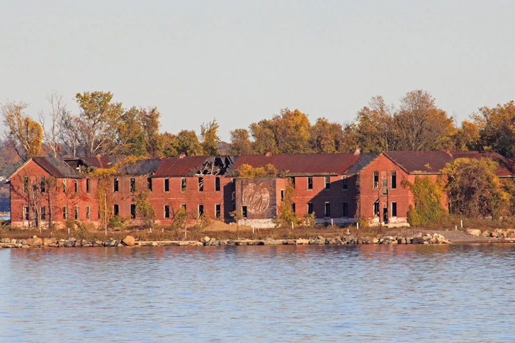 hart_island_1050x700-1024x683.jpg
