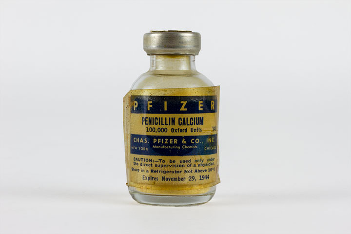 Charles Pfizer & Co. Inc., Penicillin bottle, 1944, M1990.13; Brooklyn Historical Society.