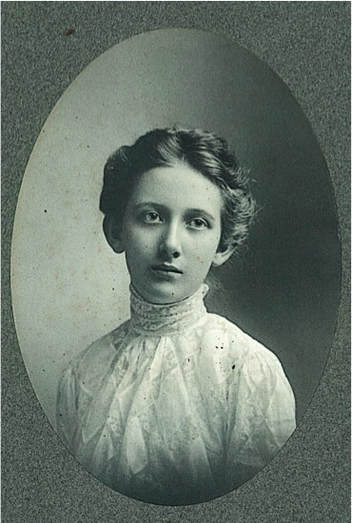 Mary in 1902. Courtesy of Peter Seymour.
