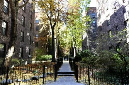 dunbargreen_orig.jpg
