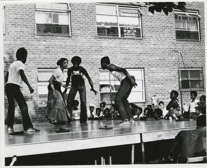 Outdoor performance of the musical Croesus & the Witch, c. 1973 (Image courtesy Photographs and Prints Division, Schomburg Center for Research in Black Culture, The New York Public Library, Astor, Lenox, and Tilden Foundations