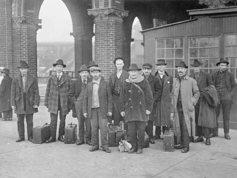 Immigrants detained at Ellis Island