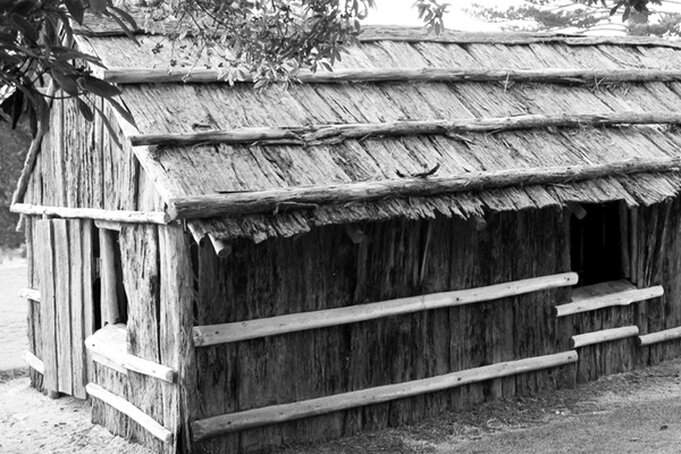 Figure 4: 19th century settlers’ bark clad and bark roofed hovel in Australia, as reconstructed in 1985 following the loss of the original in a fire. Though distant from New Amsterdam in both time and place, the principles of construction may not have been so very different. (Photo: Gerald’s World on flickr.com)